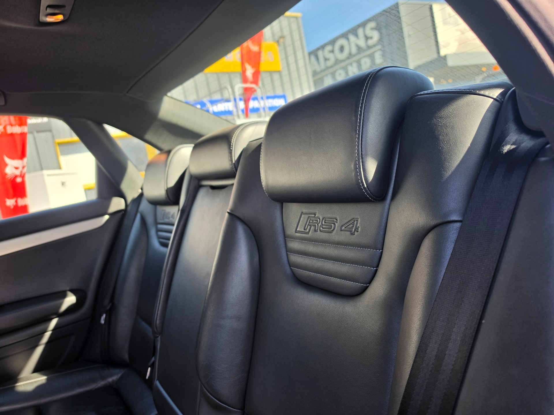 AUDI RS4 Limousine 4.2 V8 quattro-image-7