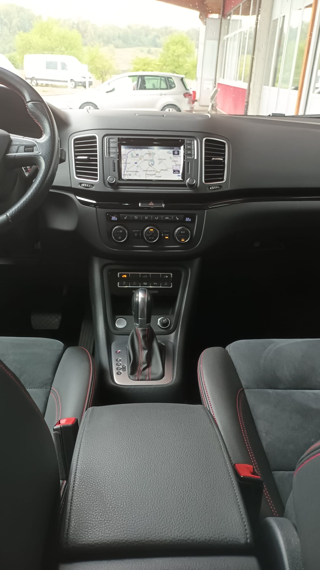 SEAT Alhambra 2.0 TDI 4Drive SWISS FR-image-9