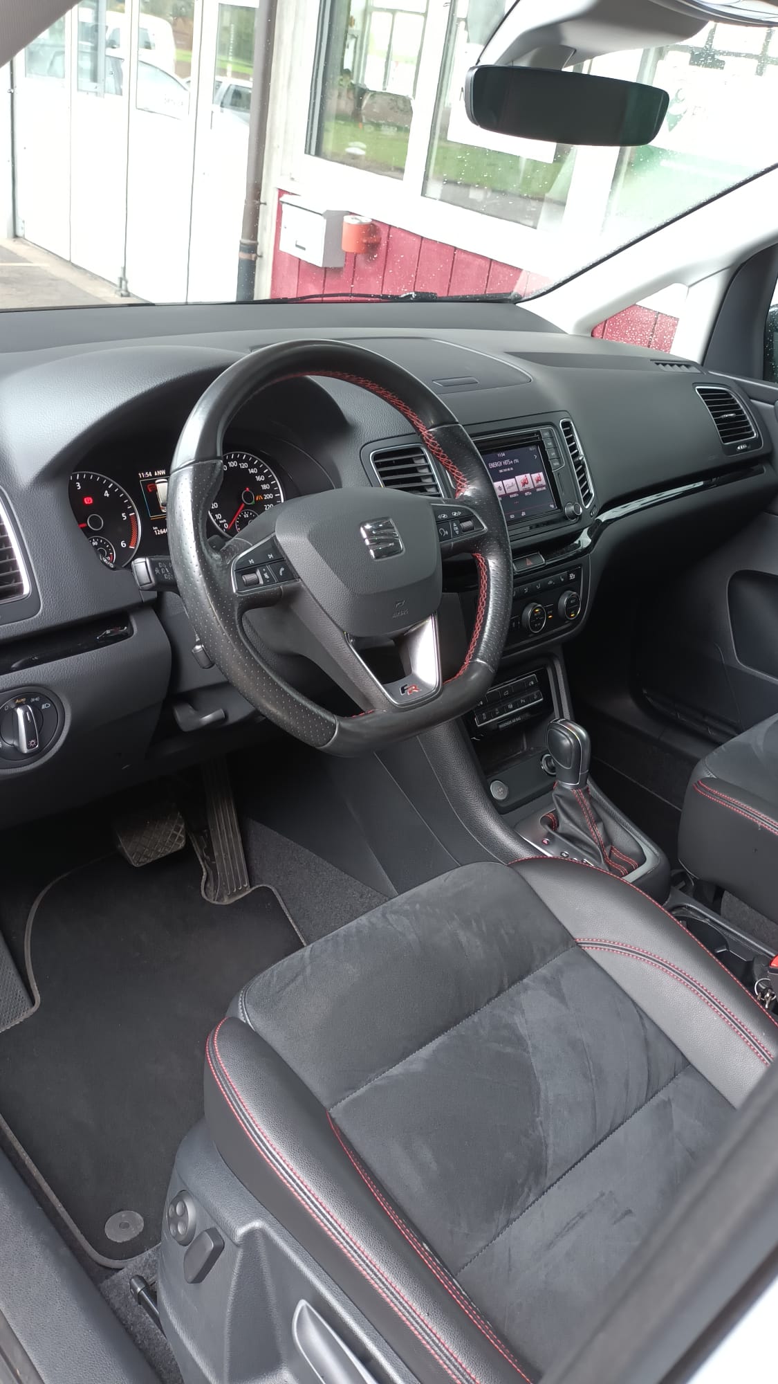 SEAT Alhambra 2.0 TDI 4Drive SWISS FR-image-8