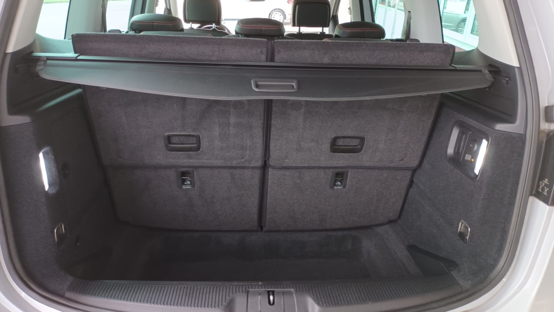 SEAT Alhambra 2.0 TDI 4Drive SWISS FR-image-16