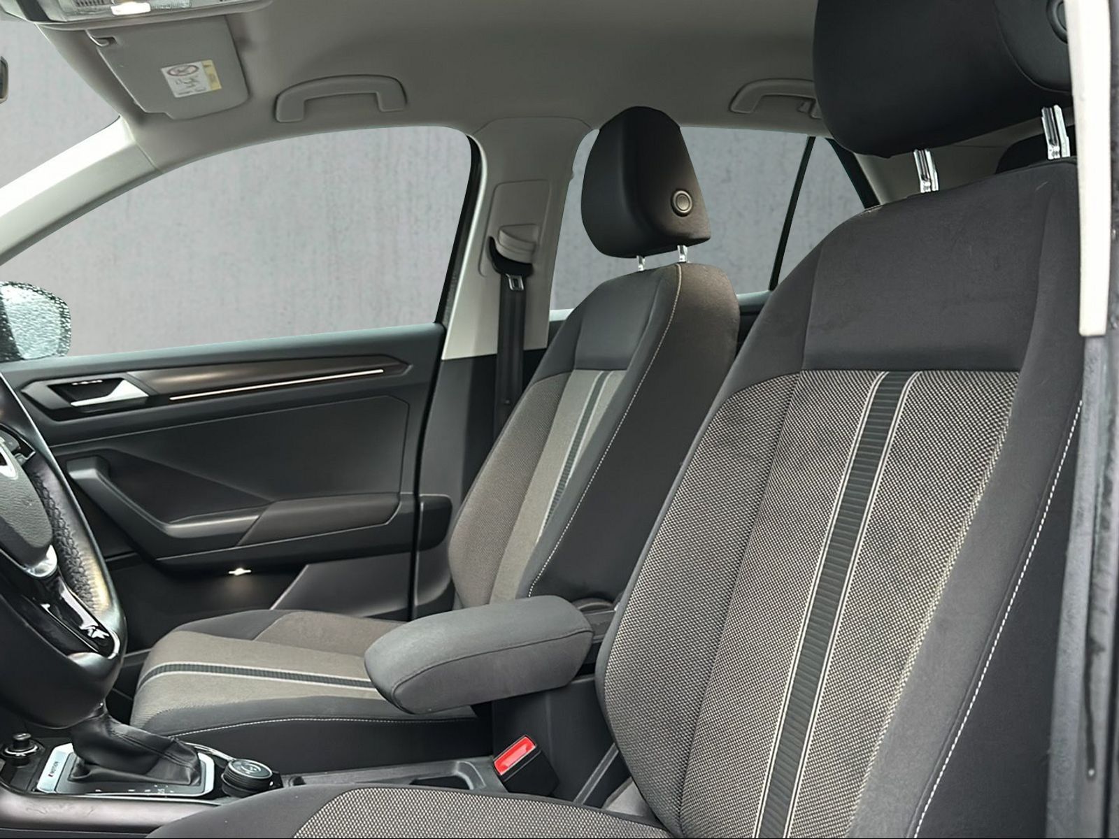 VW T-Roc 2.0 TSI Advance DSG 4Motion-image-5
