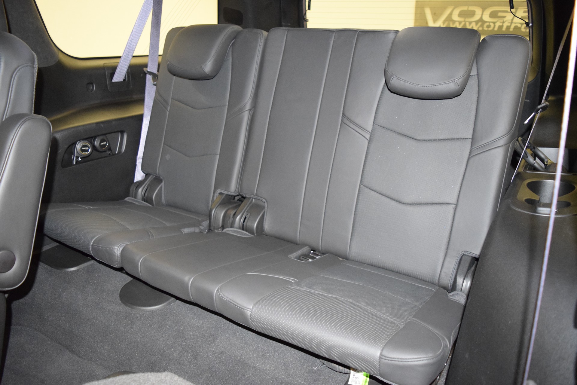 CADILLAC Escalade 6.2 ESV Platinum-image-12