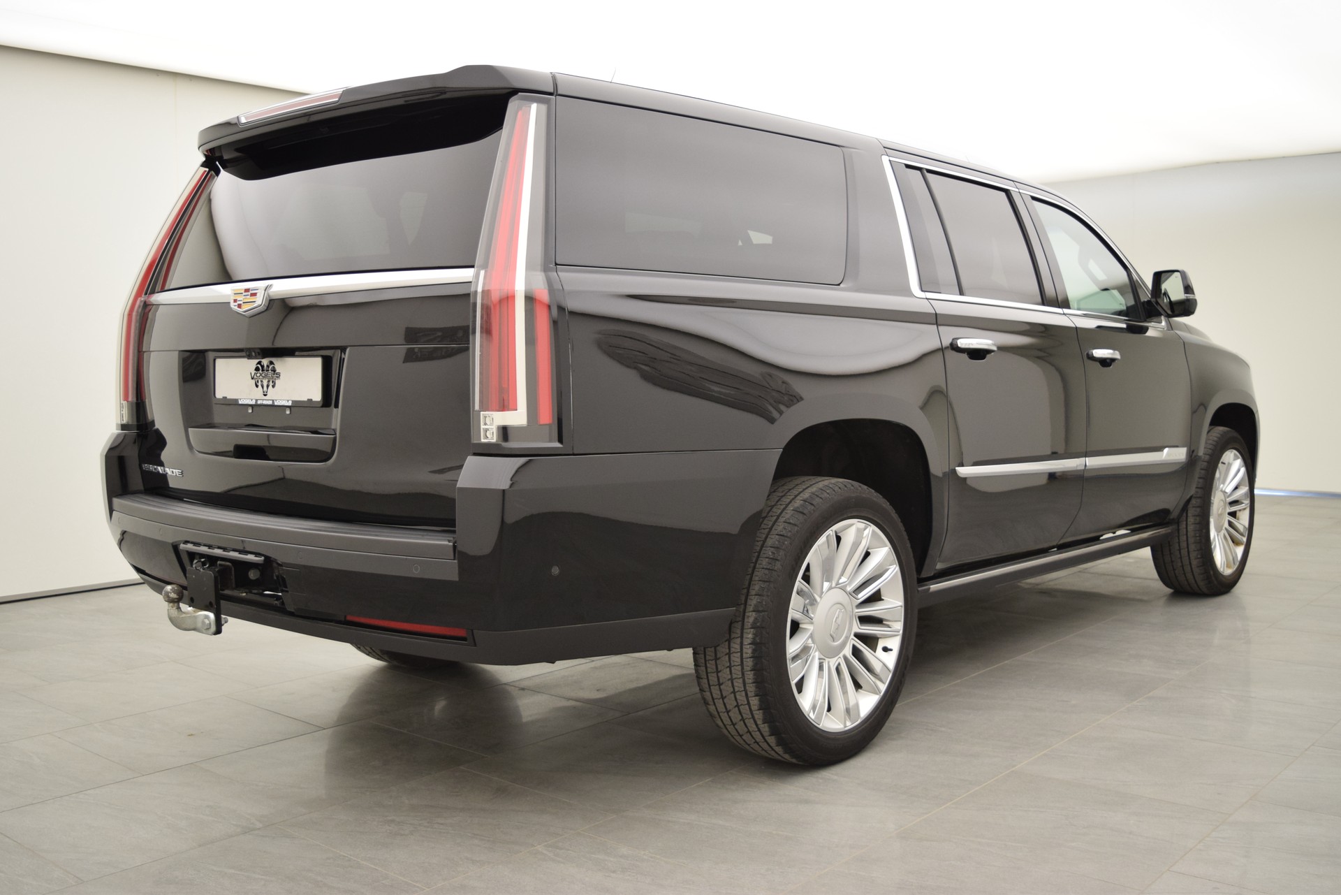 CADILLAC Escalade 6.2 ESV Platinum-image-4