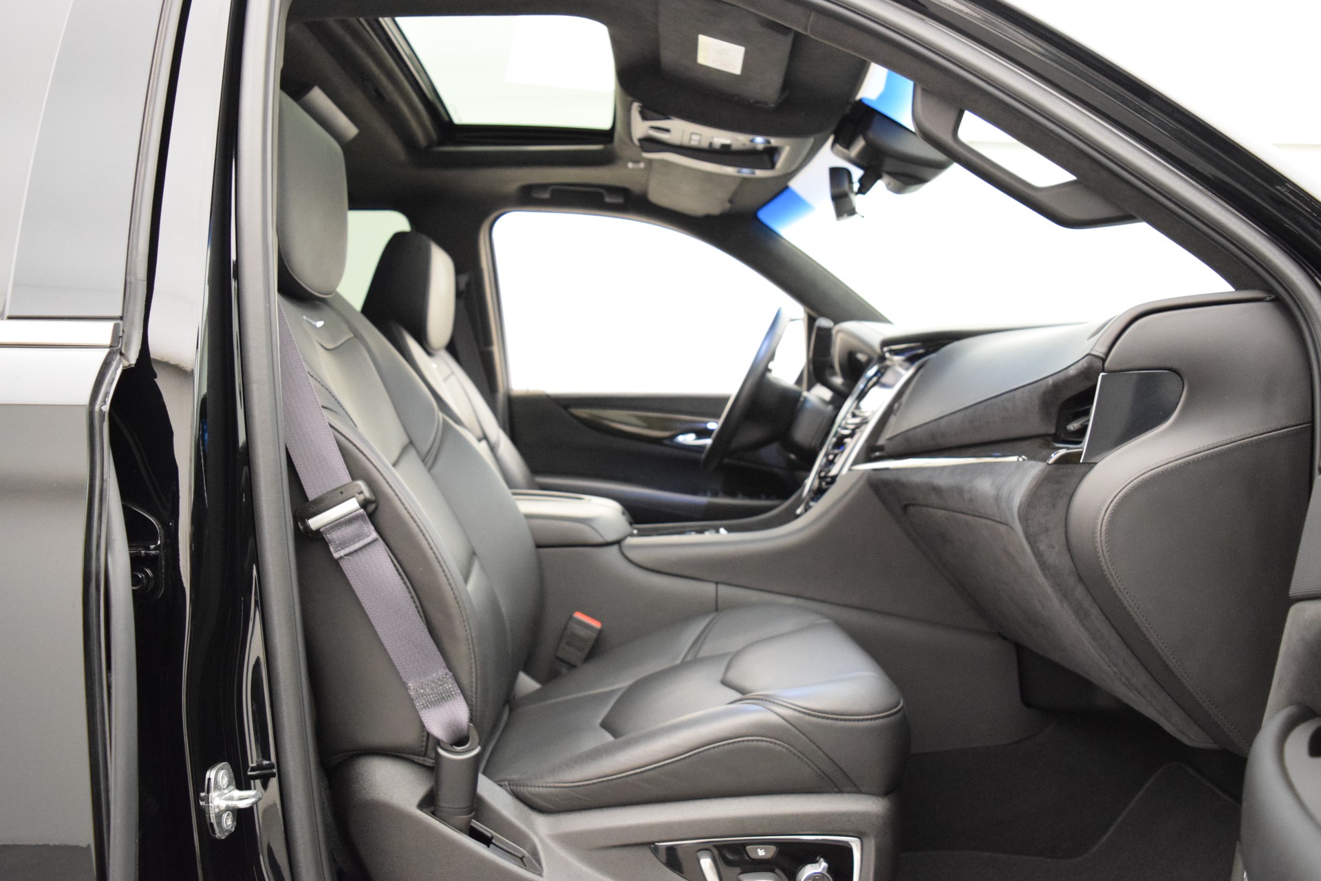 CADILLAC Escalade 6.2 ESV Platinum-image-15