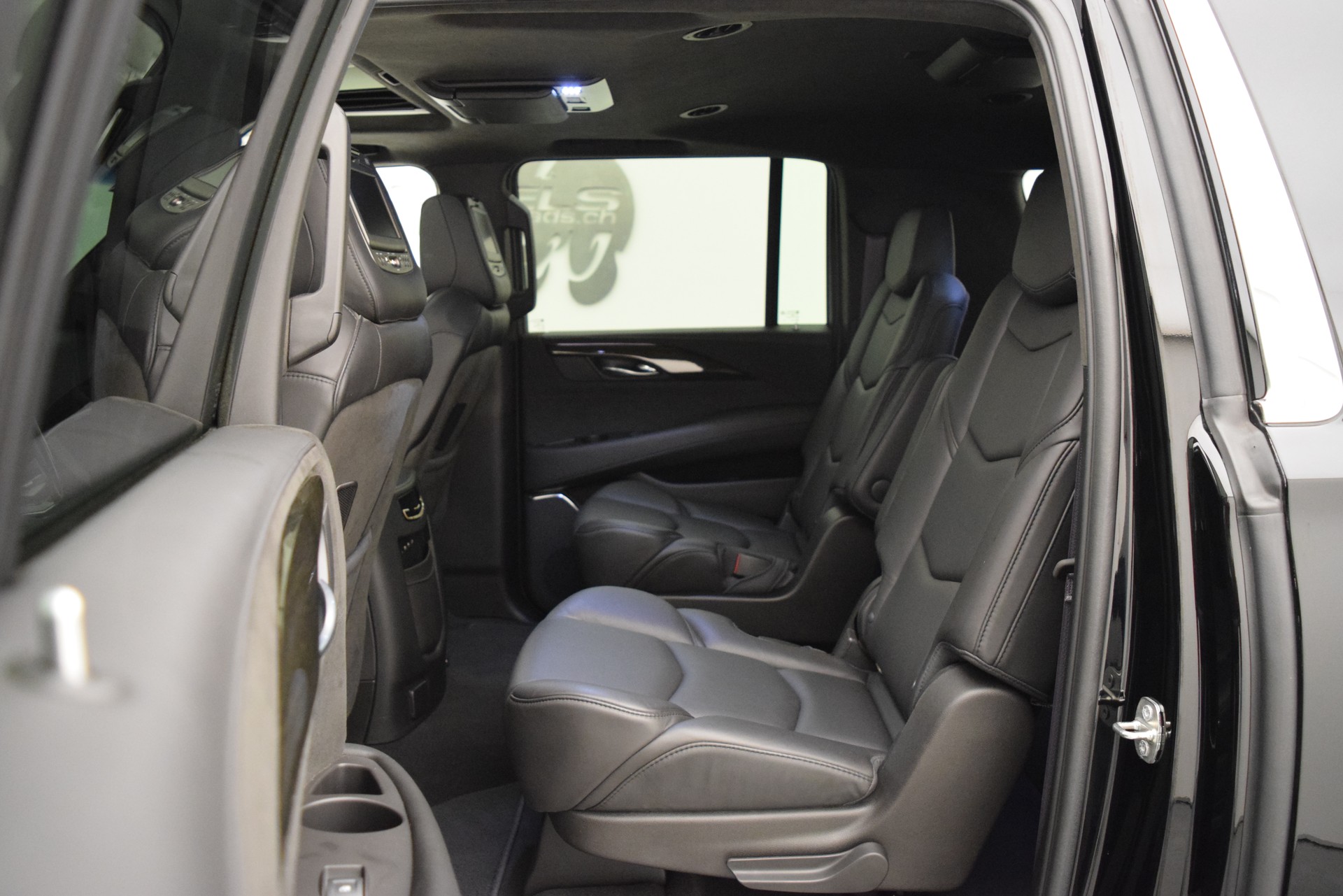 CADILLAC Escalade 6.2 ESV Platinum-image-11