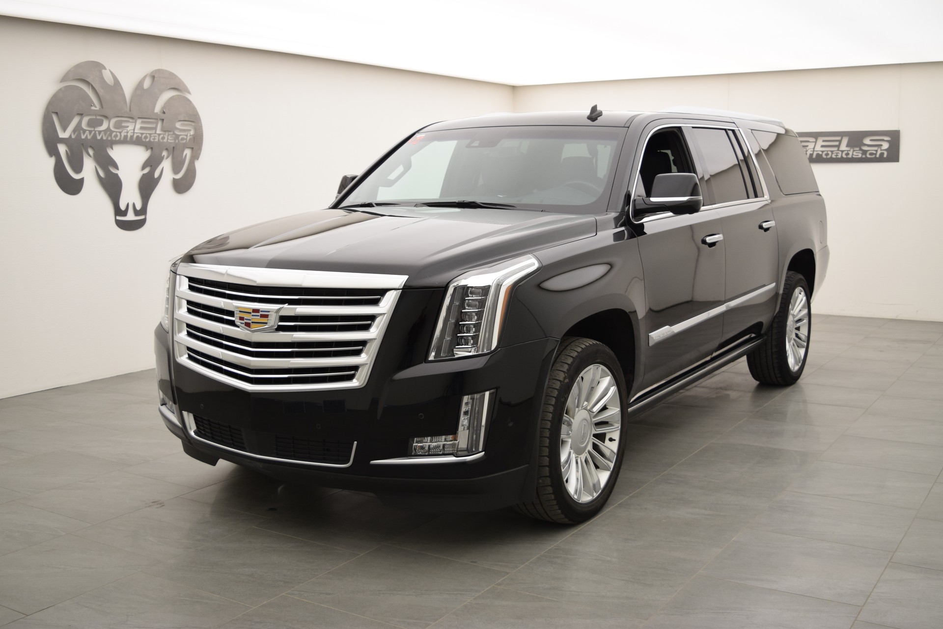 CADILLAC Escalade 6.2 ESV Platinum-image-0