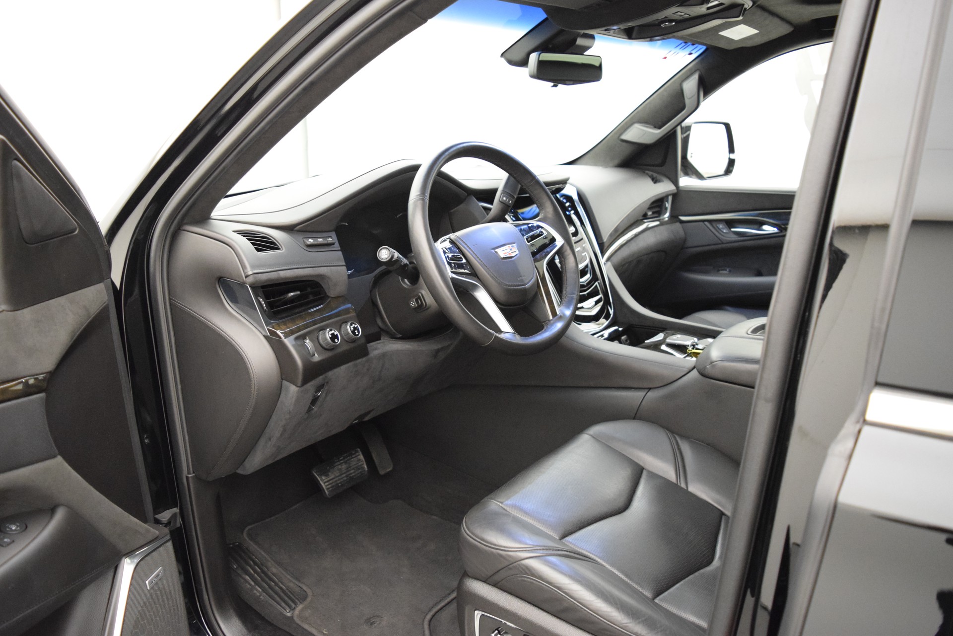 CADILLAC Escalade 6.2 ESV Platinum-image-8