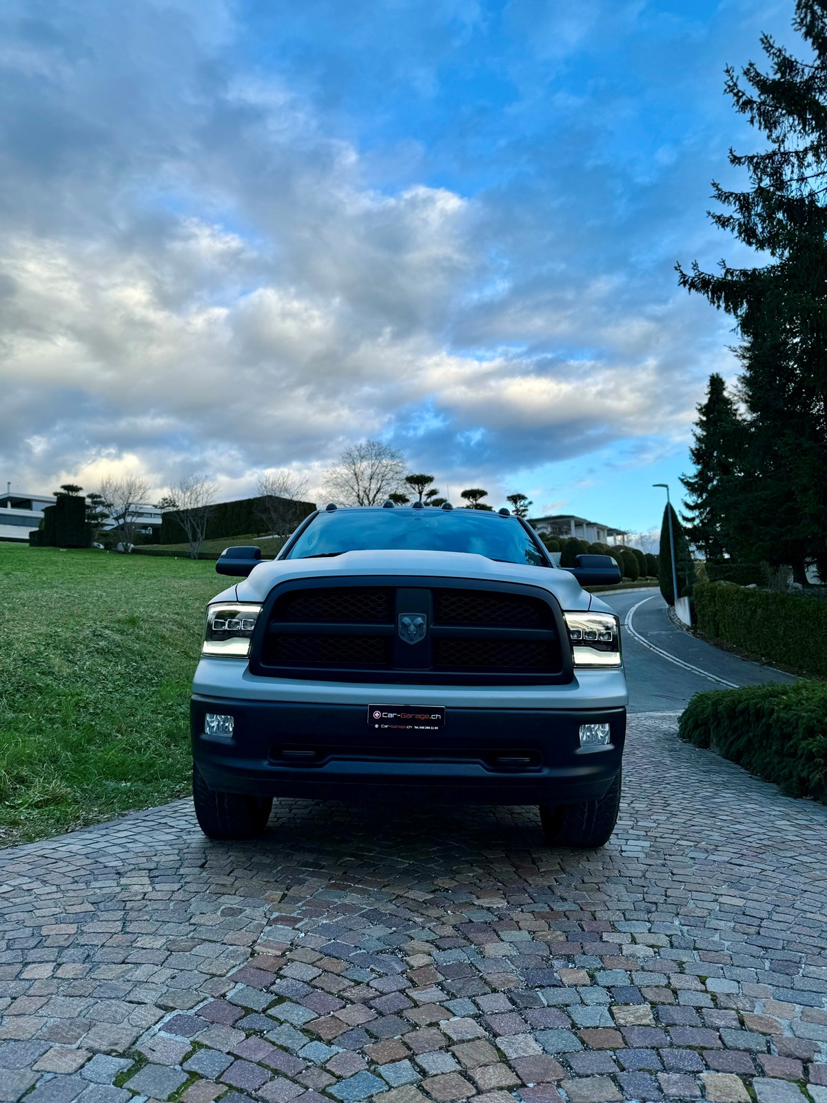 DODGE Laramie Crew Caw Longhorn-image-3