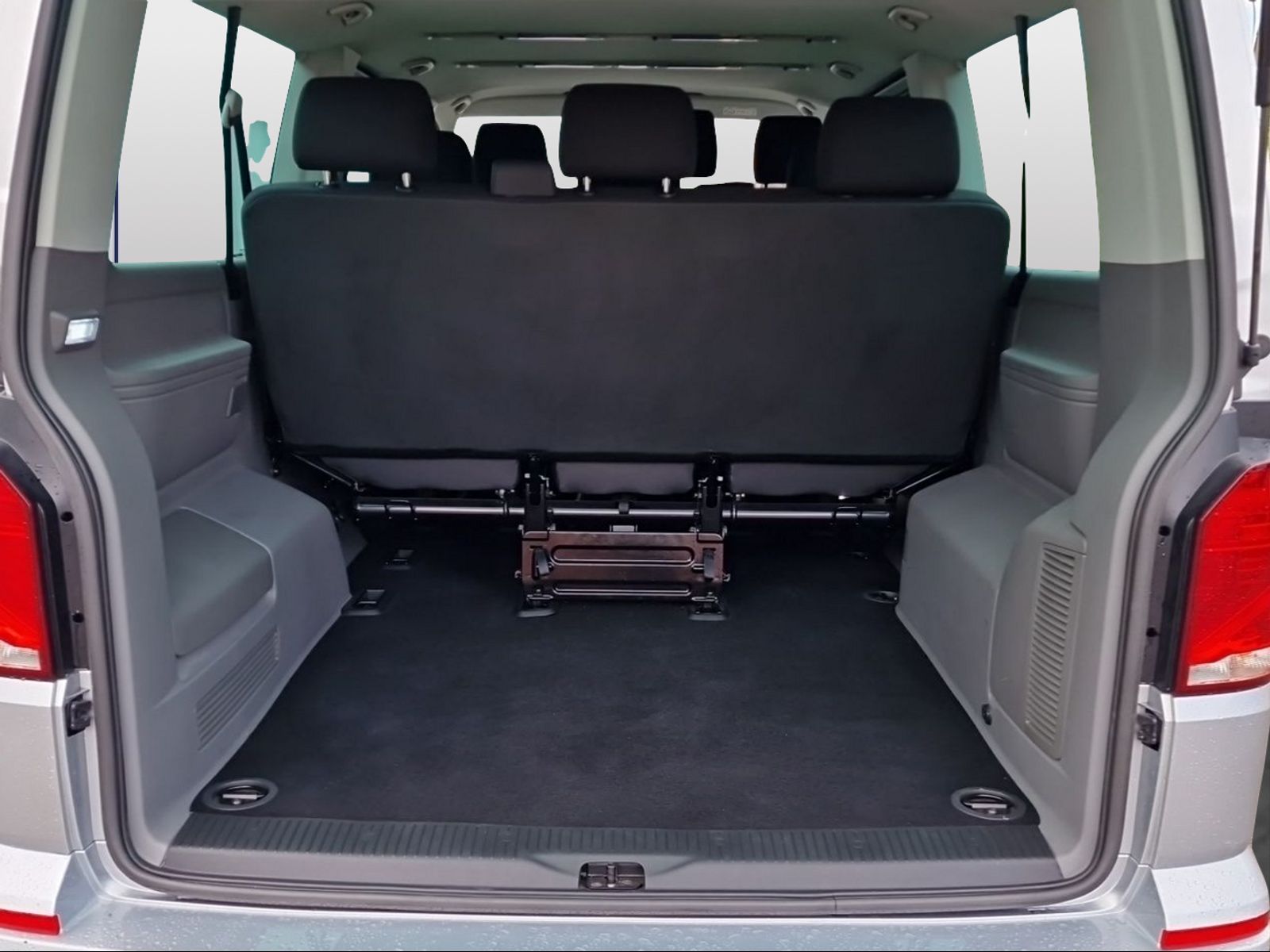 VW T6.1 Caravelle 2.0 TDI Comfortline 4Motion DSG LWB-image-11