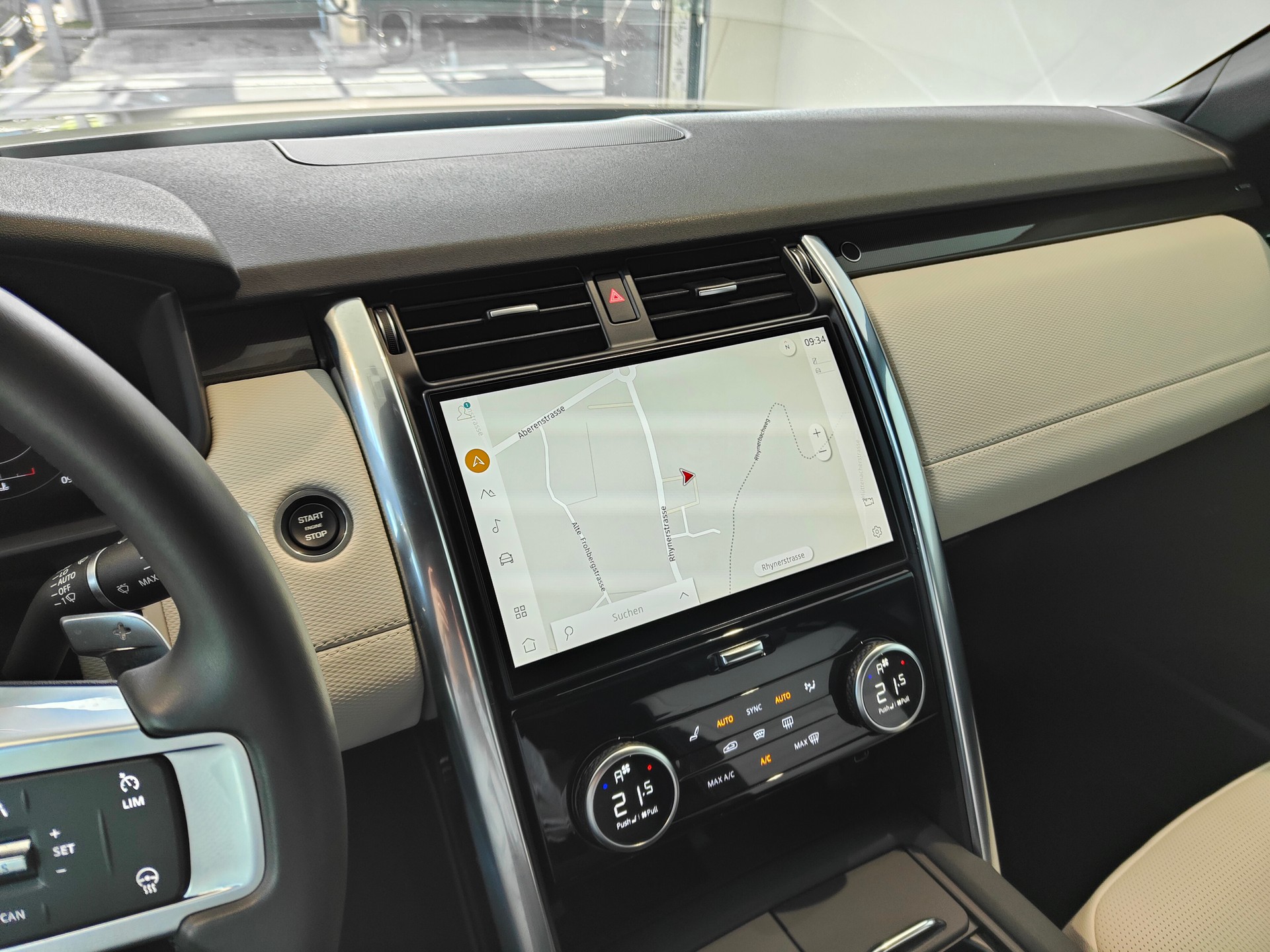 LAND ROVER Discovery 3.0 i6 360 R-Dynamic S AWD Automatic-image-11