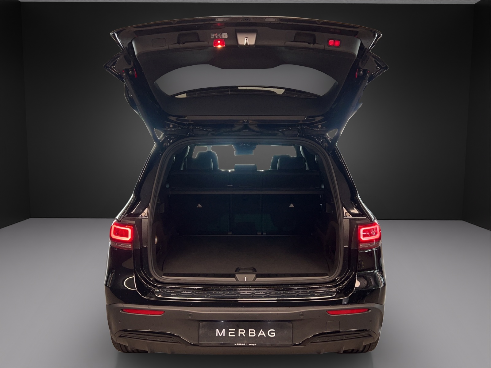 MERCEDES-BENZ EQB 350 4M Swiss Star-image-6