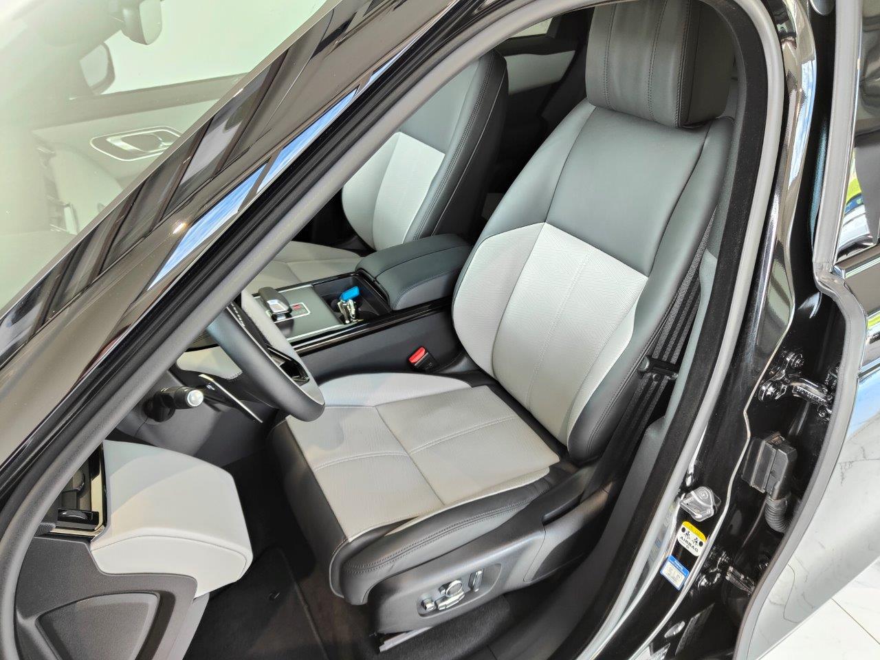 LAND ROVER Range Rover Velar P400e 2.0 I4 PHEV Dynamic HSE Automatic-image-6