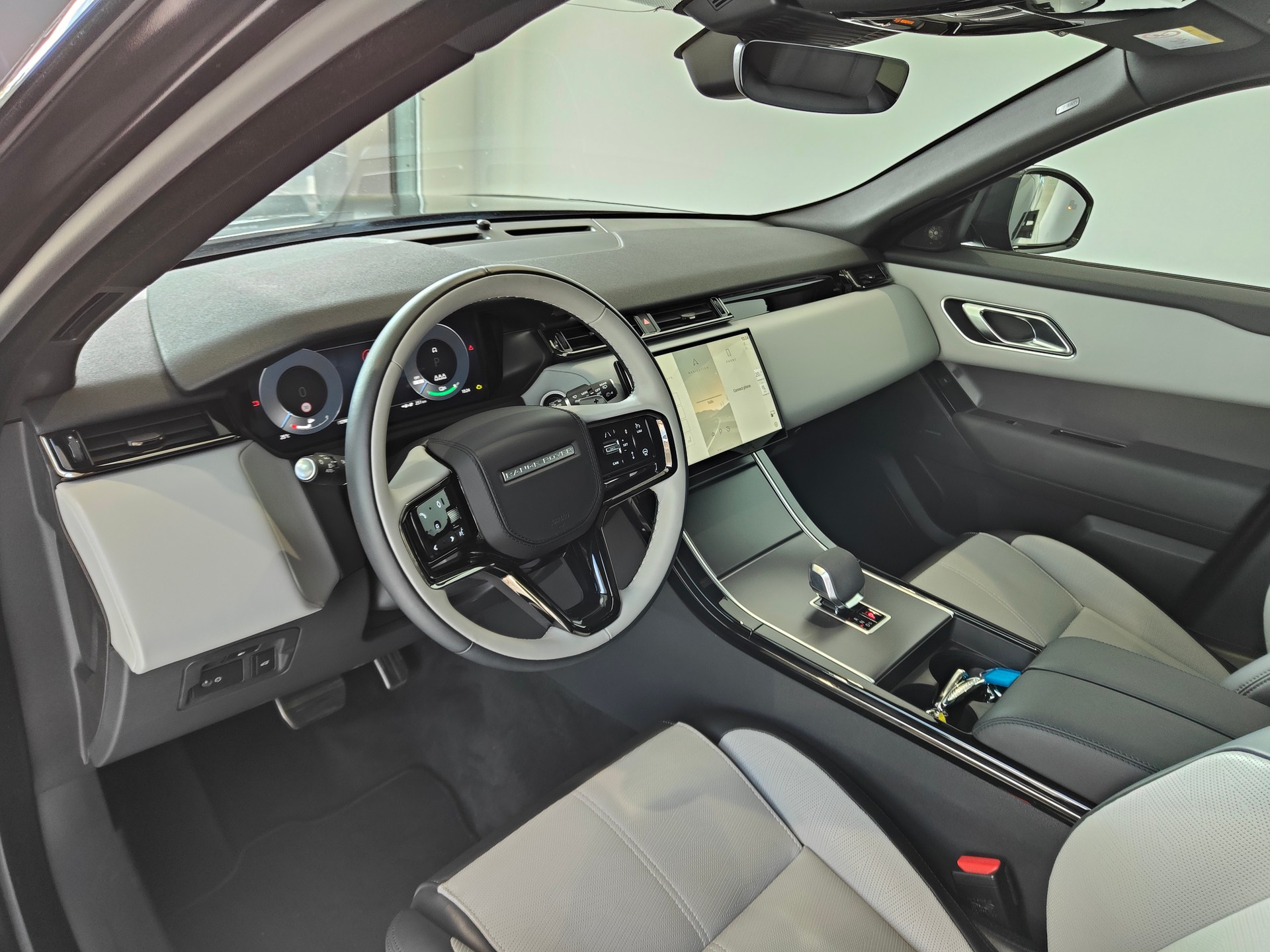 LAND ROVER Range Rover Velar P400e 2.0 I4 PHEV Dynamic HSE Automatic-image-5
