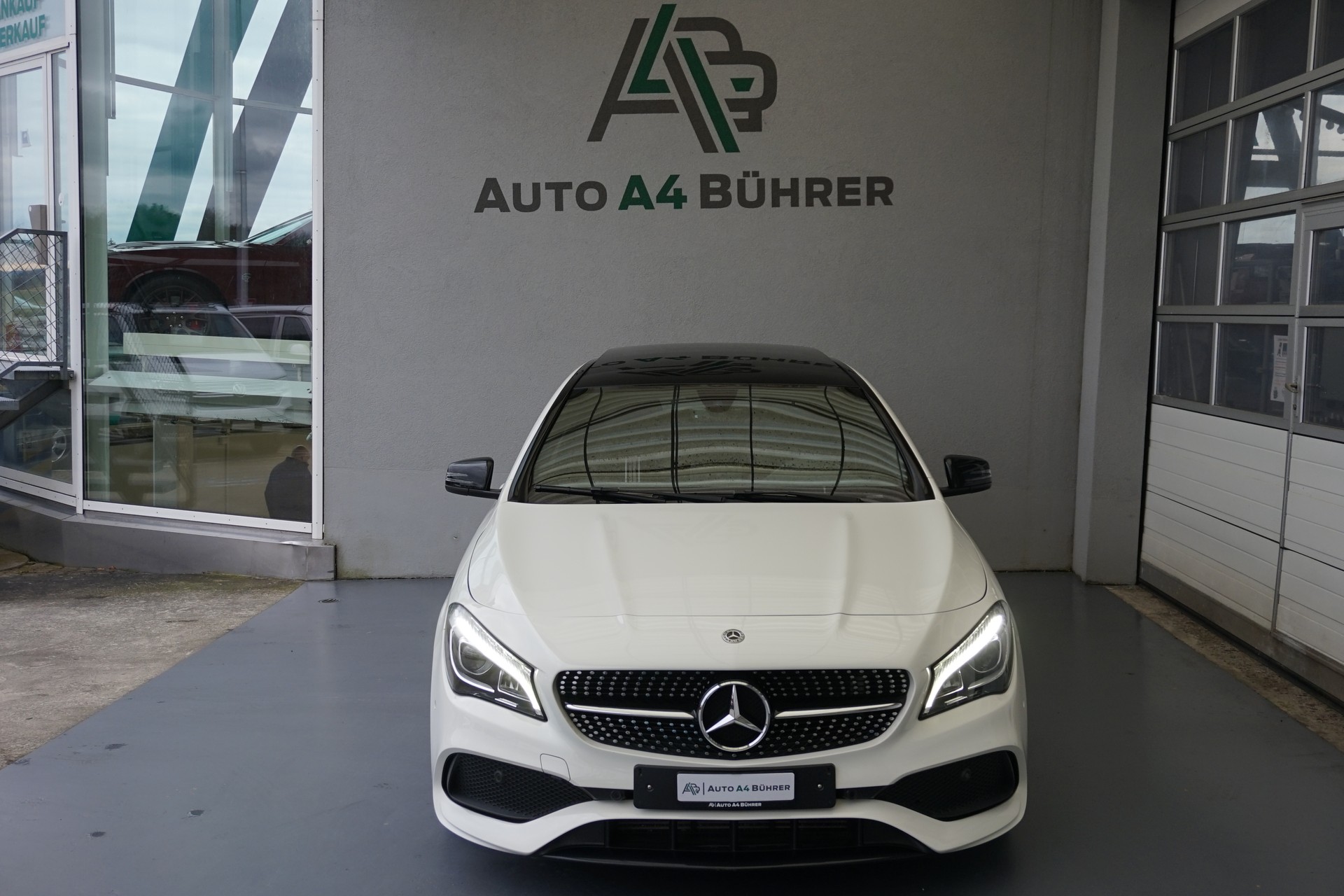 MERCEDES-BENZ CLA 200 AMG Line-image-9