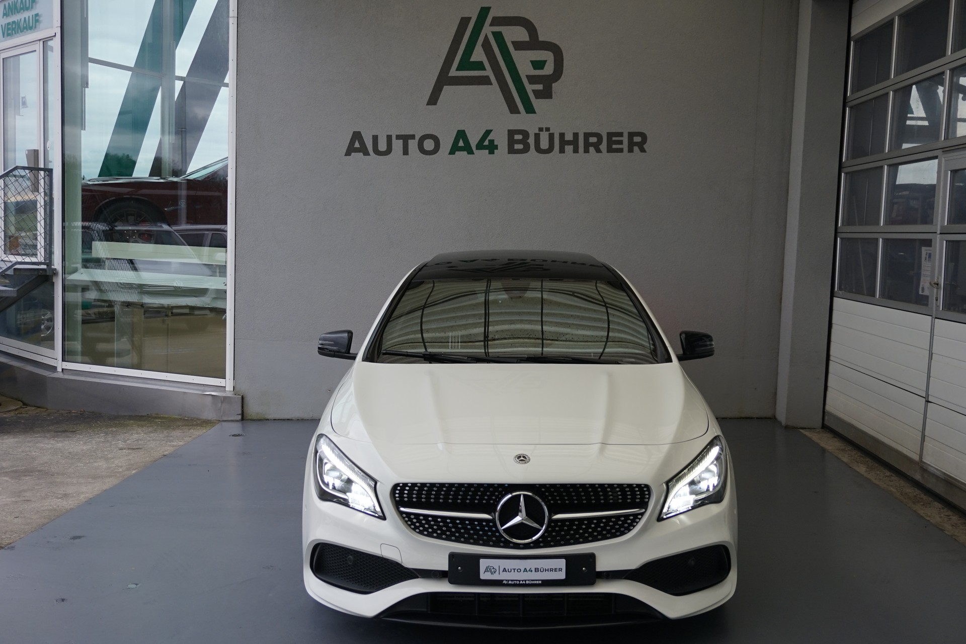 MERCEDES-BENZ CLA 200 AMG Line-image-8
