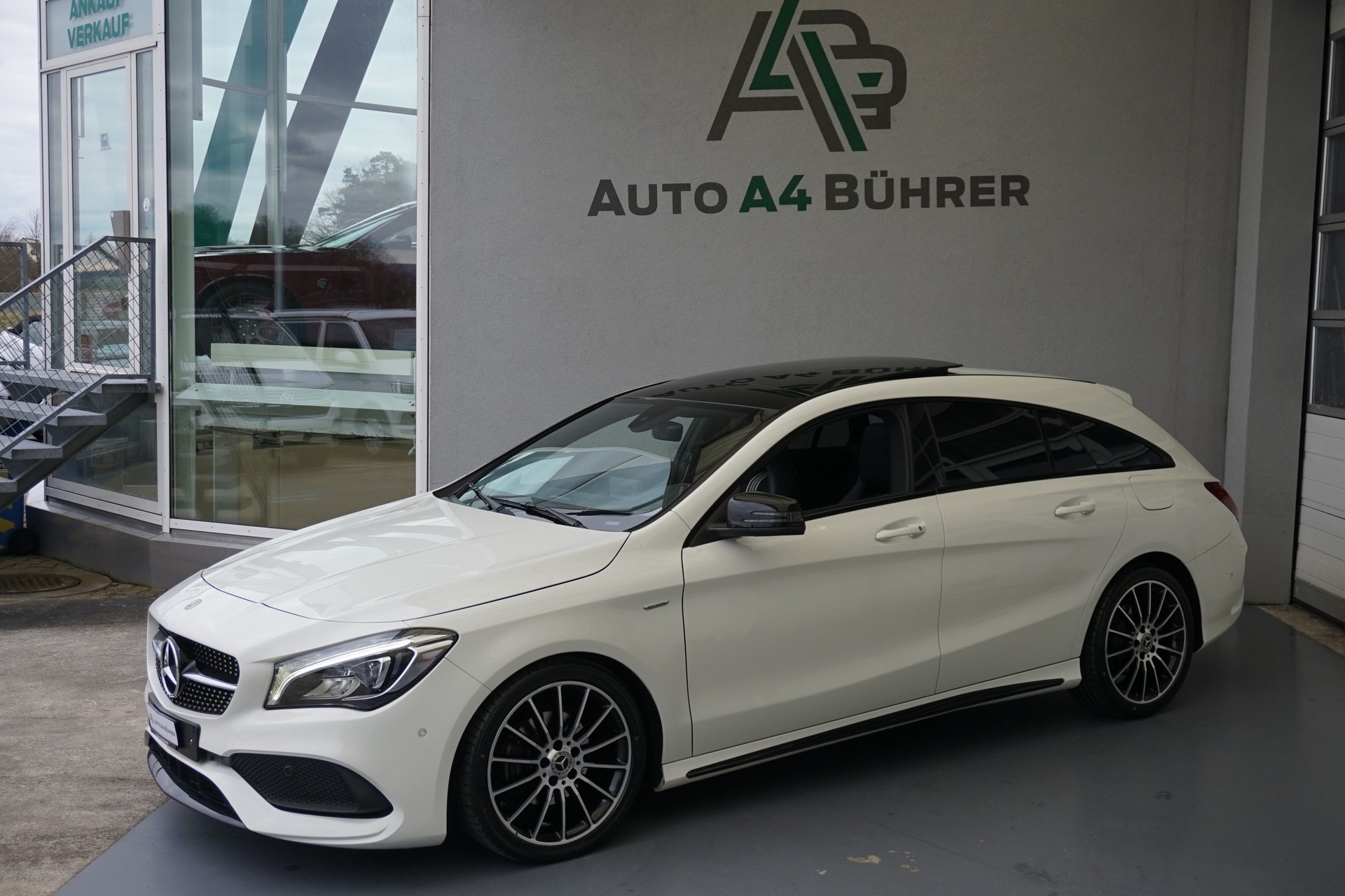 MERCEDES-BENZ CLA 200 AMG Line-image-3