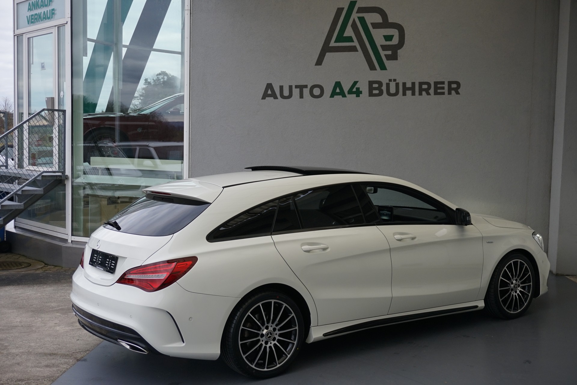 MERCEDES-BENZ CLA 200 AMG Line-image-7