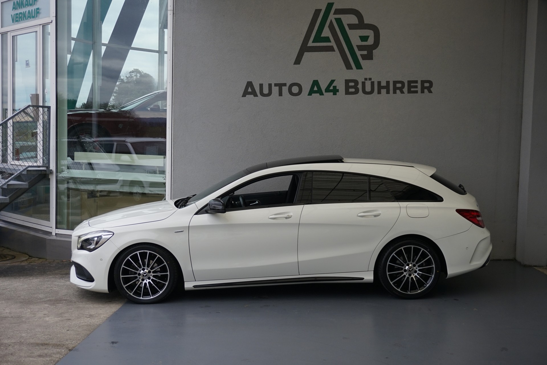 MERCEDES-BENZ CLA 200 AMG Line-image-0