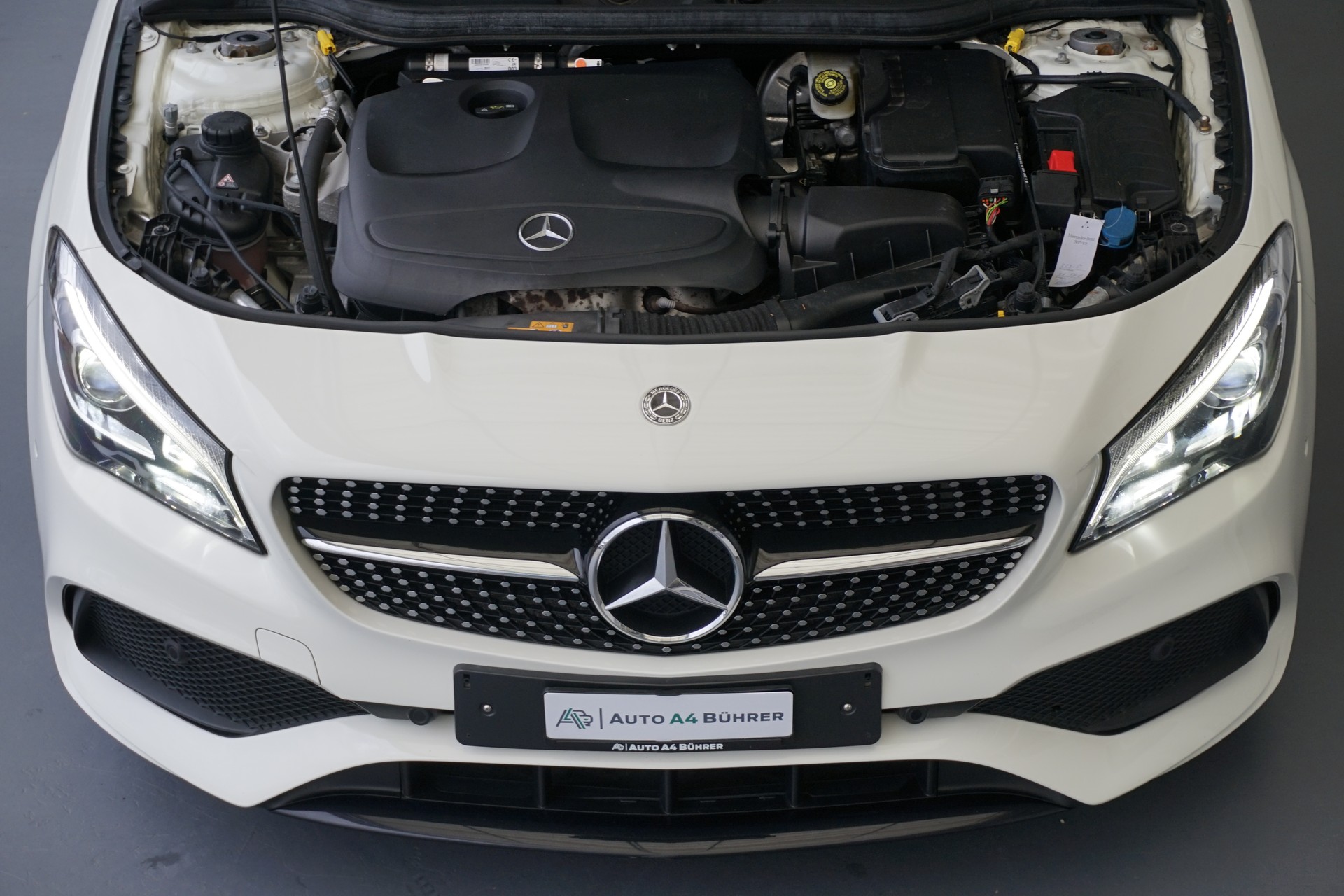 MERCEDES-BENZ CLA 200 AMG Line-image-13