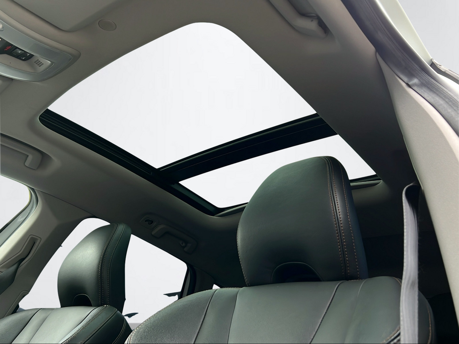 VOLVO XC60 2.0 T6 Executive Plus AWD S/S-image-15