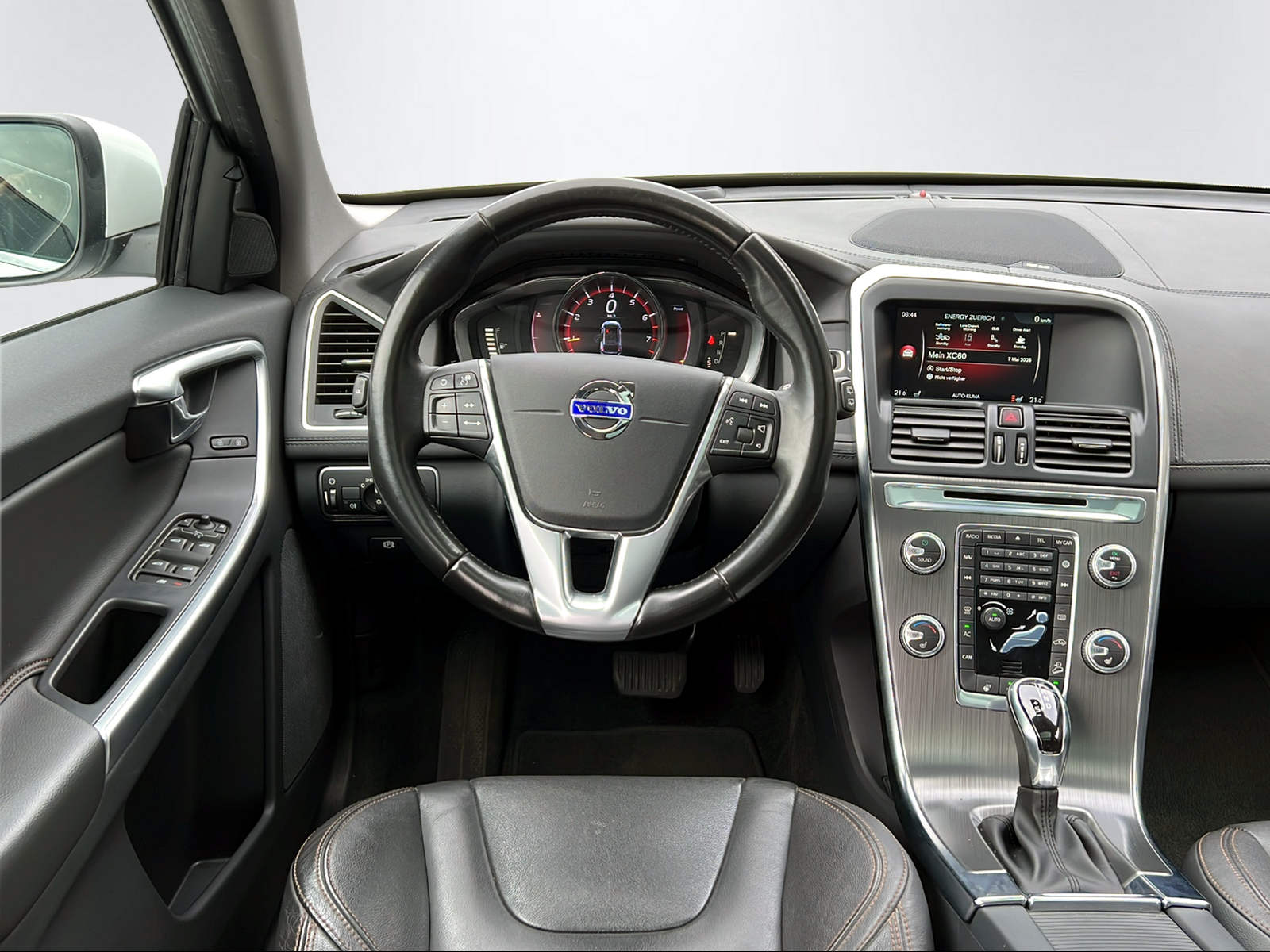 VOLVO XC60 2.0 T6 Executive Plus AWD S/S-image-12