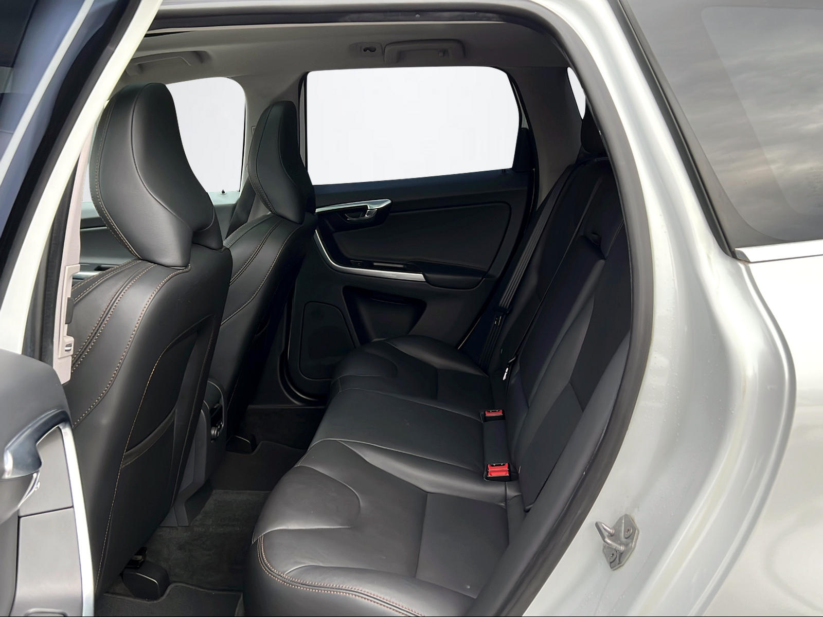 VOLVO XC60 2.0 T6 Executive Plus AWD S/S-image-10