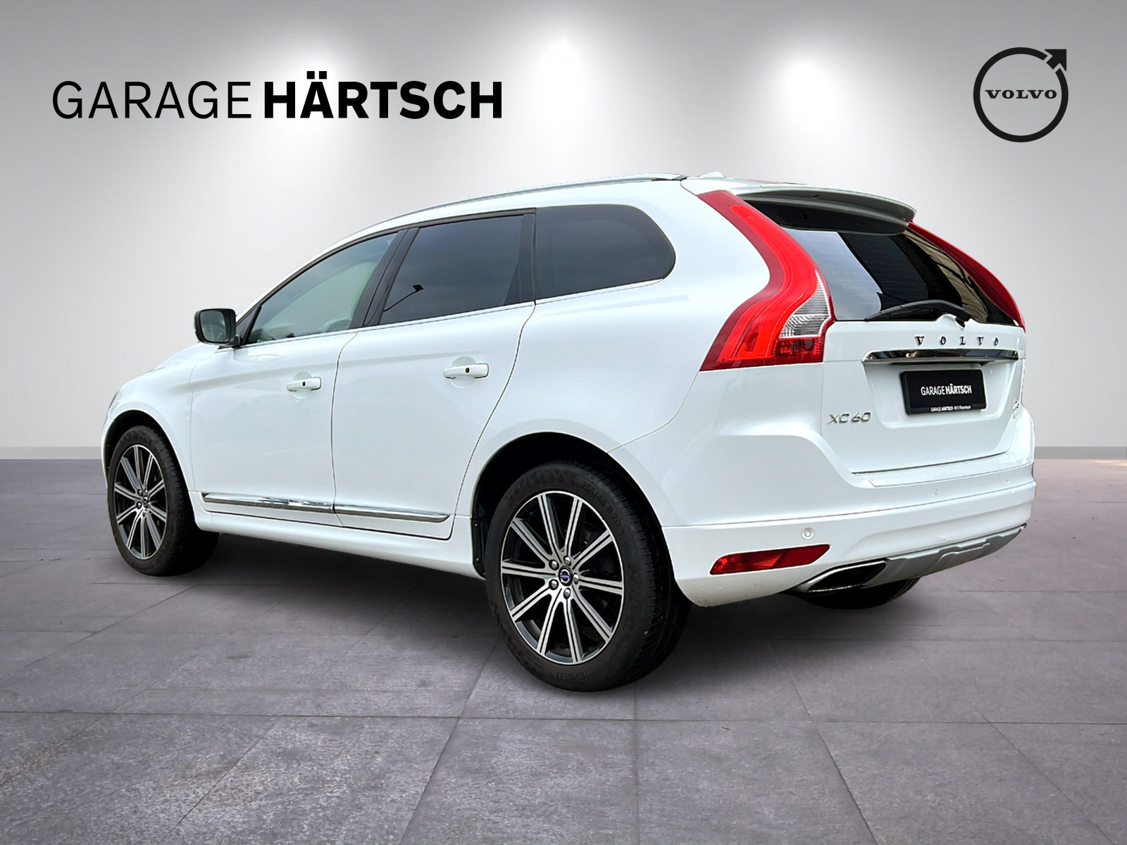 VOLVO XC60 2.0 T6 Executive Plus AWD S/S-image-3