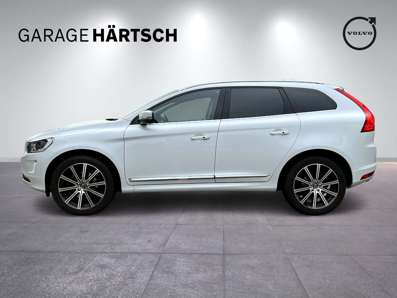 VOLVO XC60 2.0 T6 Executive Plus AWD S/S-image-1