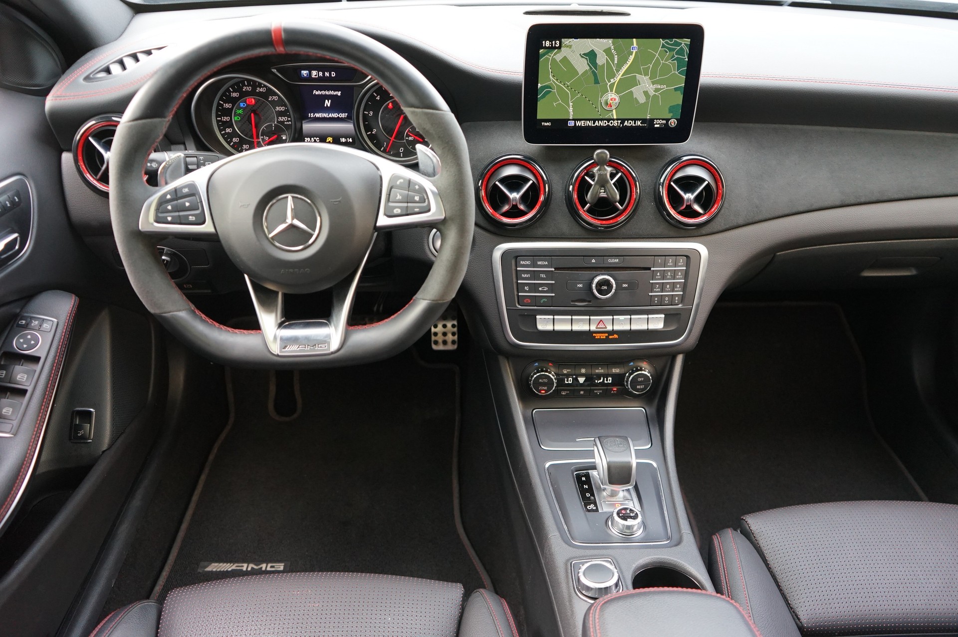MERCEDES-BENZ GLA 45 AMG 4Matic 381PS-image-11