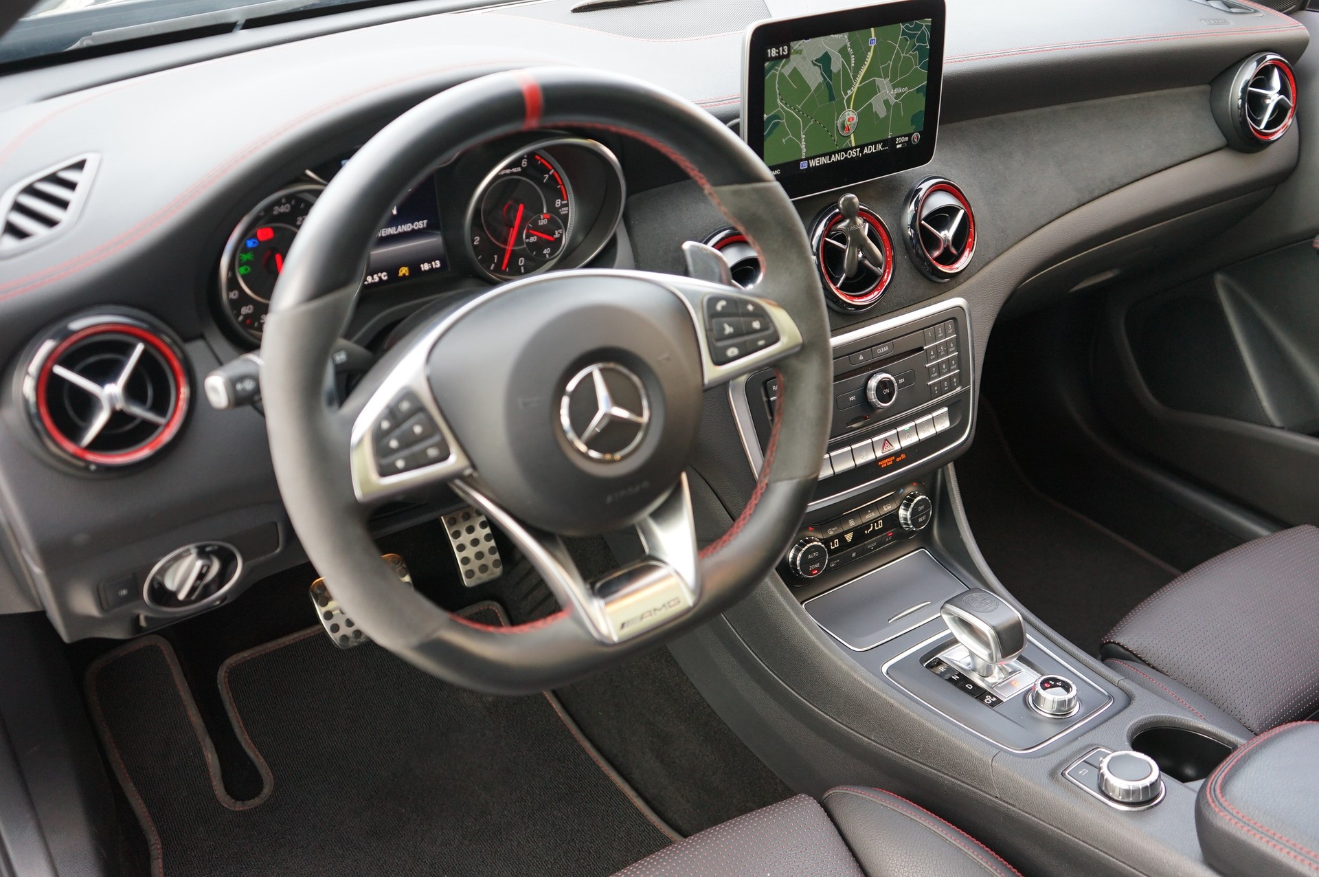 MERCEDES-BENZ GLA 45 AMG 4Matic 381PS-image-13