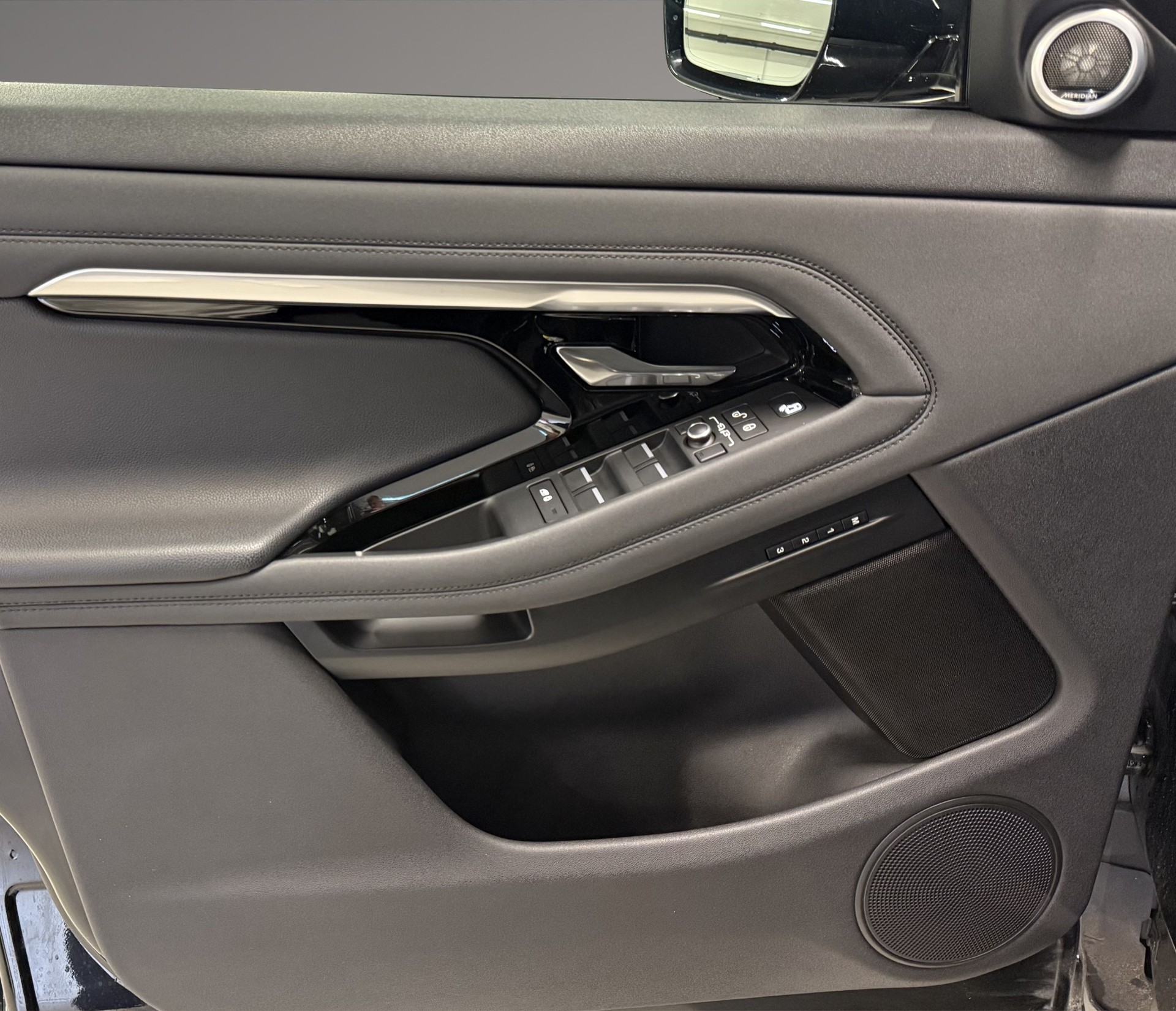 LAND ROVER Range Rover Evoque R-Dynamic P 200 HSE AT9-image-7