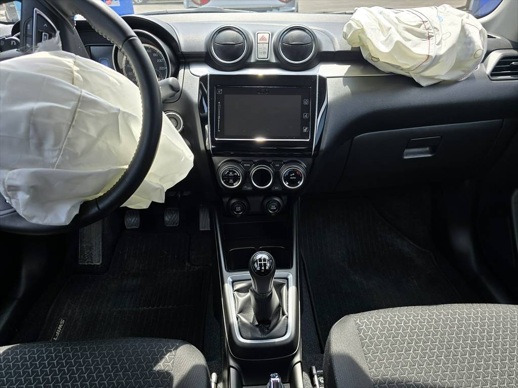 SUZUKI Swift 1.2 Compact + 4x4 Hybrid-image-11