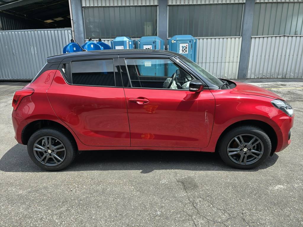 SUZUKI Swift 1.2 Compact + 4x4 Hybrid-image-5