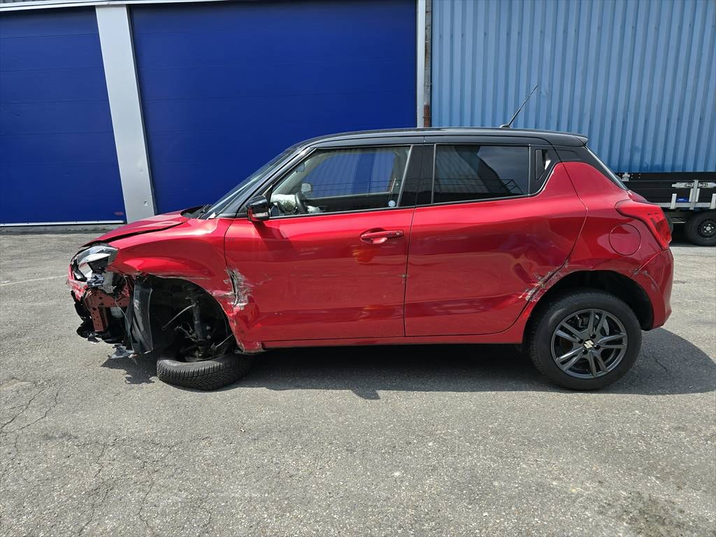 SUZUKI Swift 1.2 Compact + 4x4 Hybrid-image-1