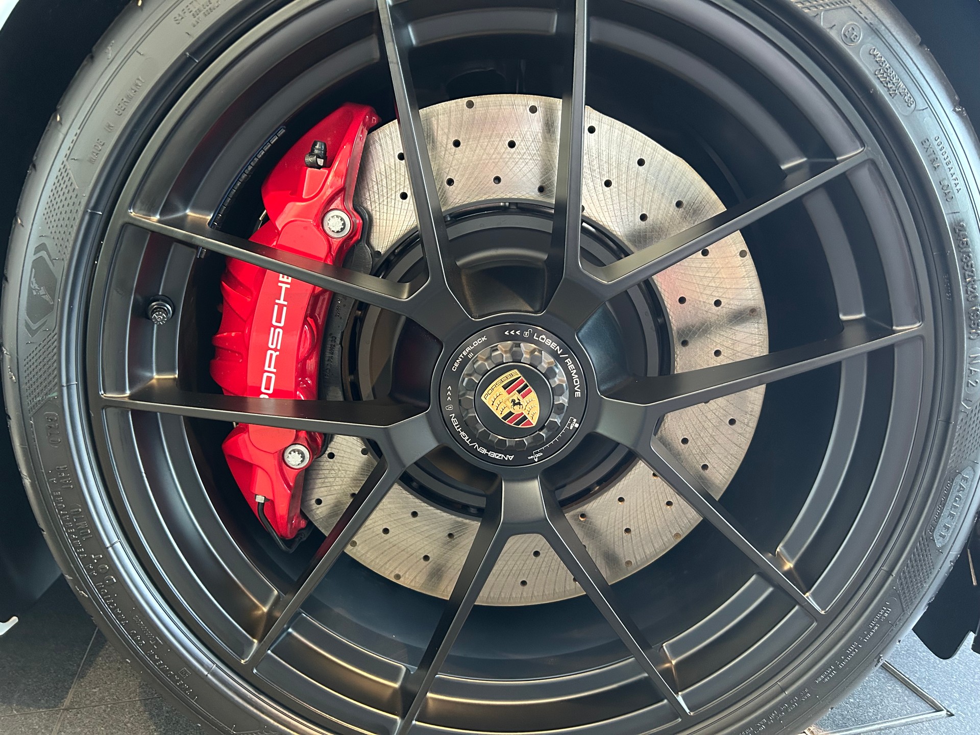 PORSCHE 911 Carrera 4 GTS Cabrio 3.6 (992.2)-image-16