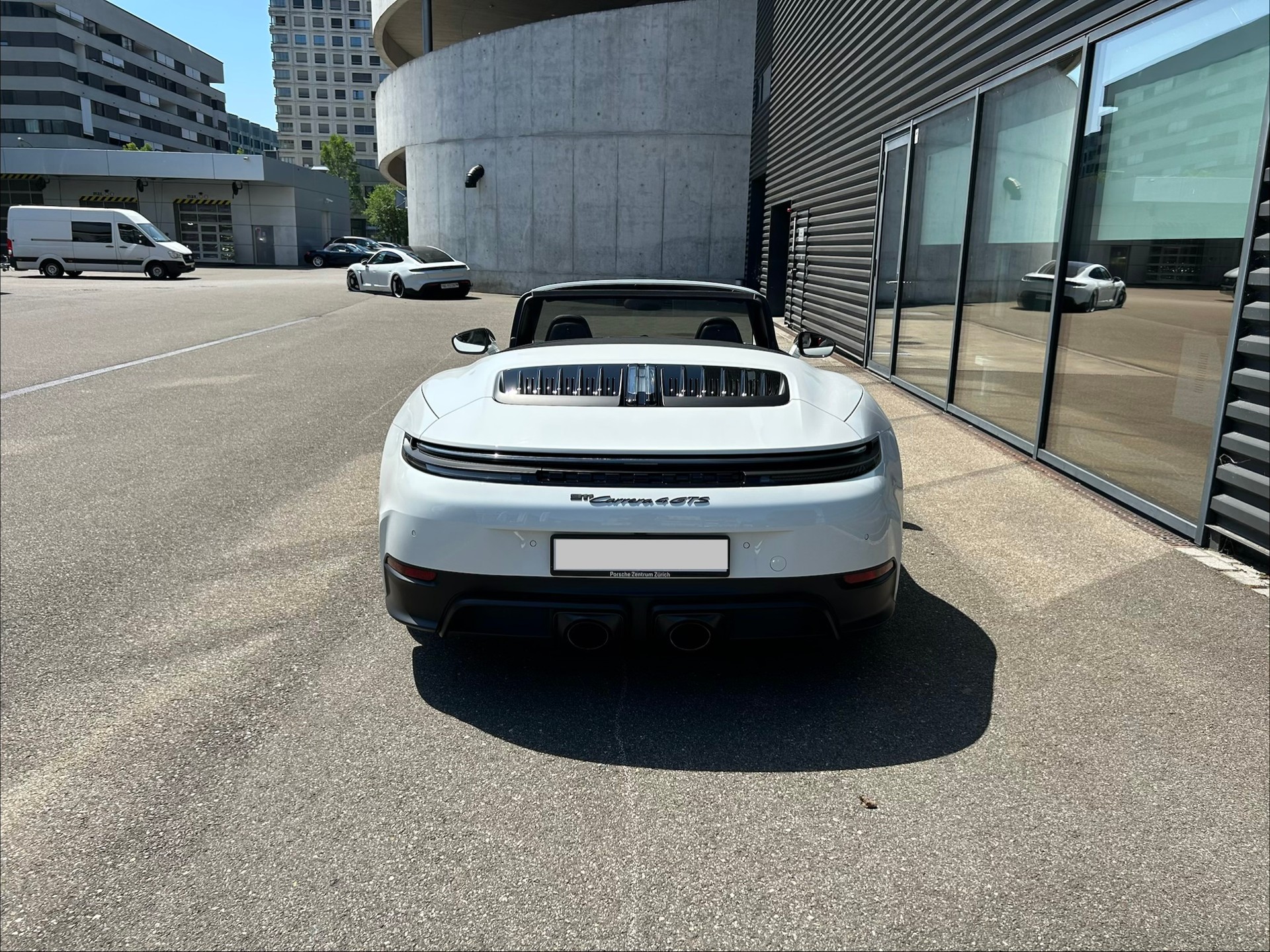 PORSCHE 911 Carrera 4 GTS Cabrio 3.6 (992.2)-image-4
