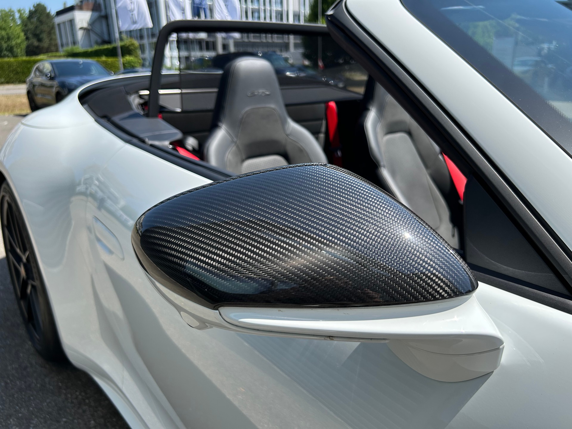 PORSCHE 911 Carrera 4 GTS Cabrio 3.6 (992.2)-image-10