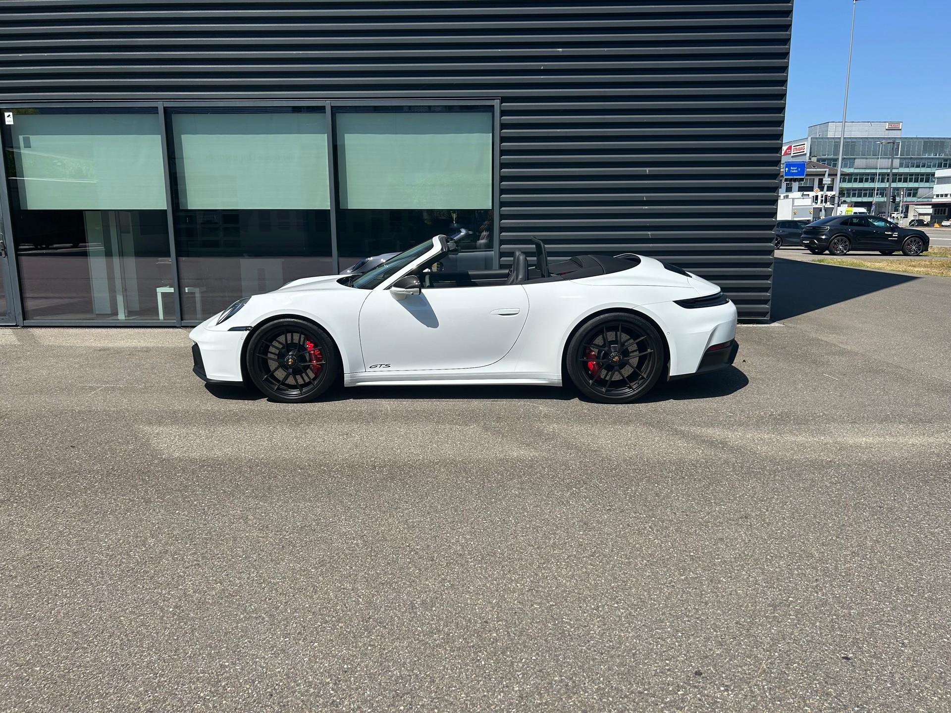 PORSCHE 911 Carrera 4 GTS Cabrio 3.6 (992.2)-image-2