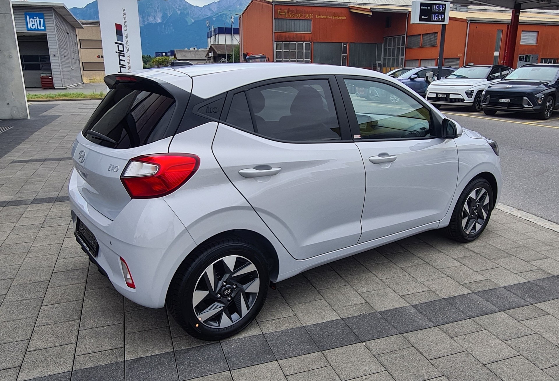 HYUNDAI i10 1.2 Amplia Aut.-image-3