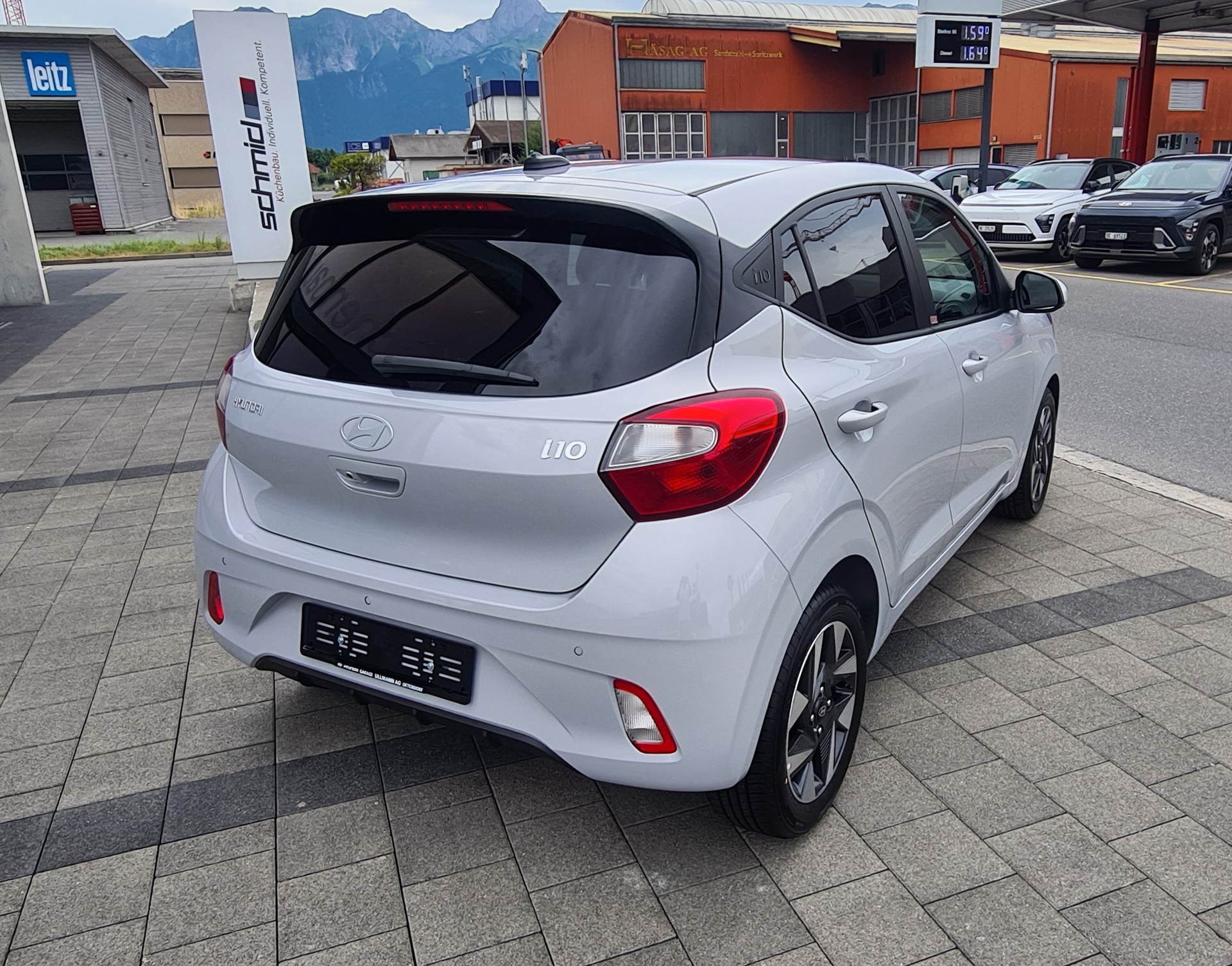 HYUNDAI i10 1.2 Amplia Aut.-image-4
