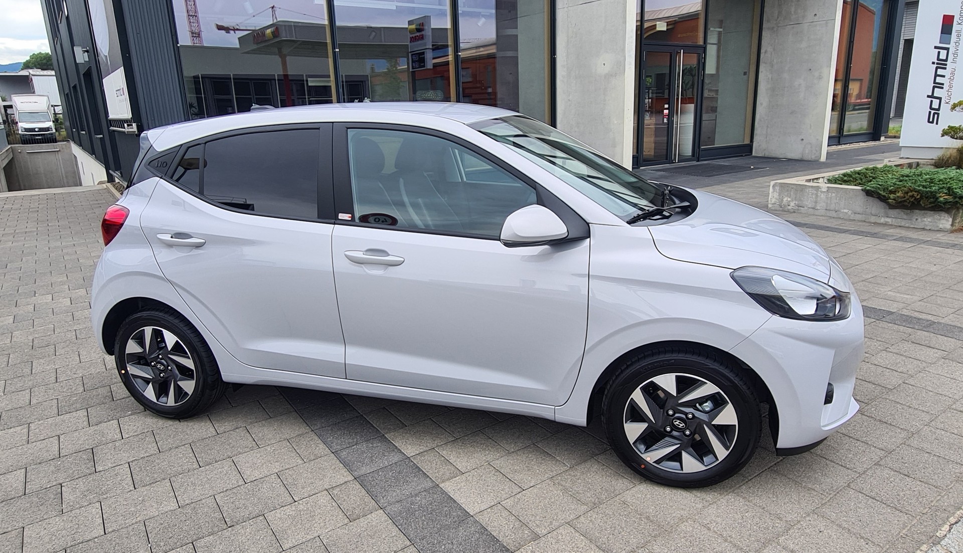 HYUNDAI i10 1.2 Amplia Aut.-image-2