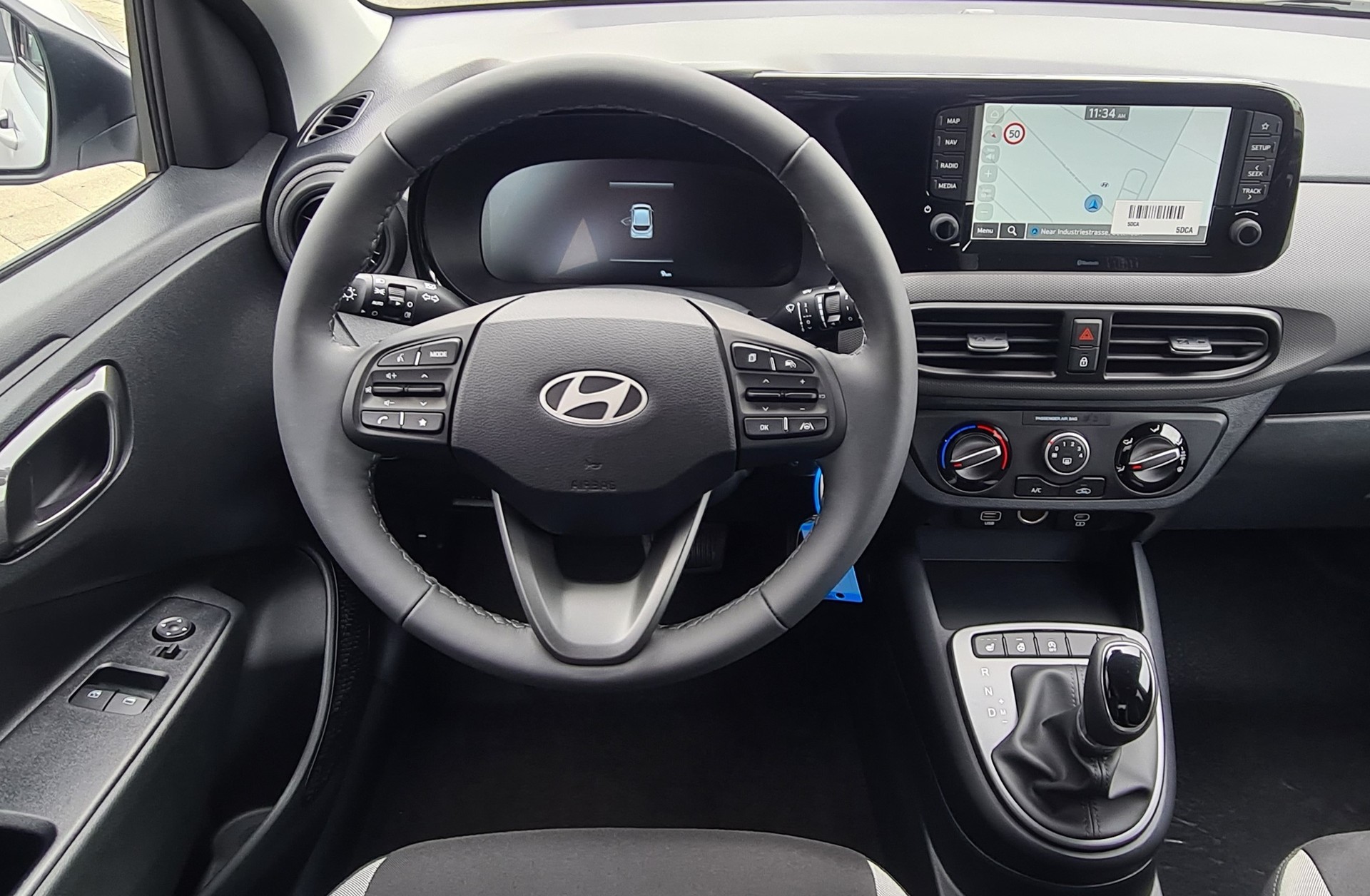 HYUNDAI i10 1.2 Amplia Aut.-image-12
