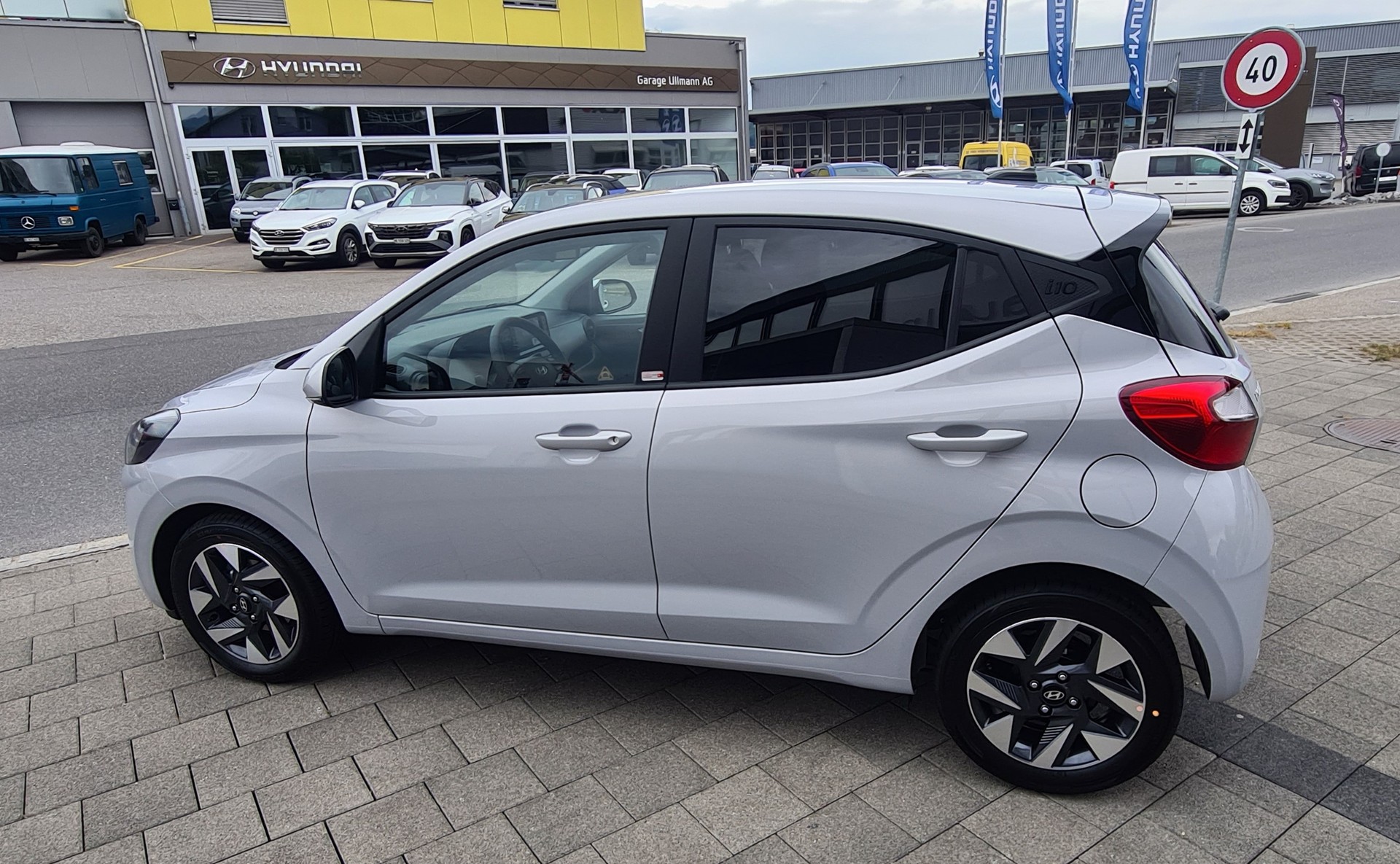 HYUNDAI i10 1.2 Amplia Aut.-image-6