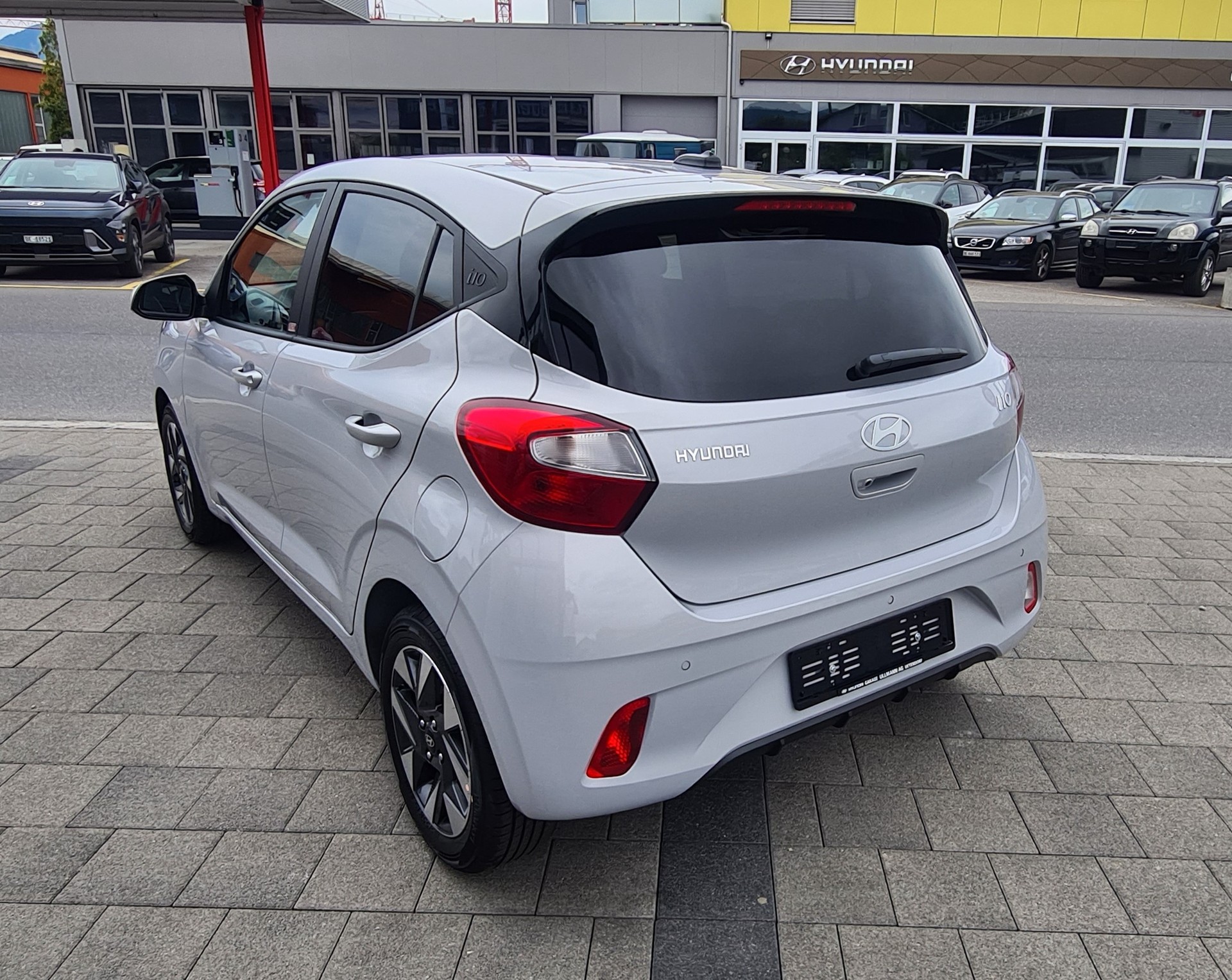 HYUNDAI i10 1.2 Amplia Aut.-image-5
