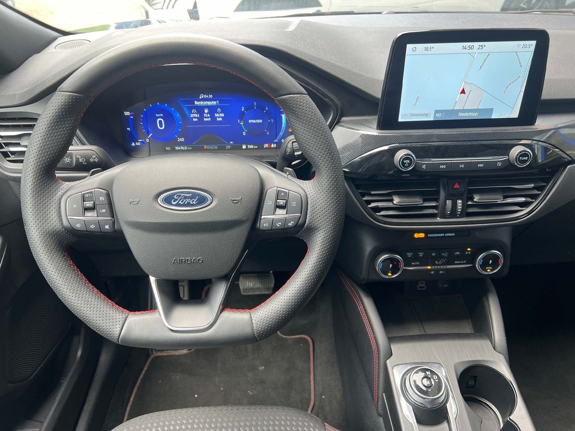 FORD Kuga 2.0 EcoBlue ST-Line-image-11