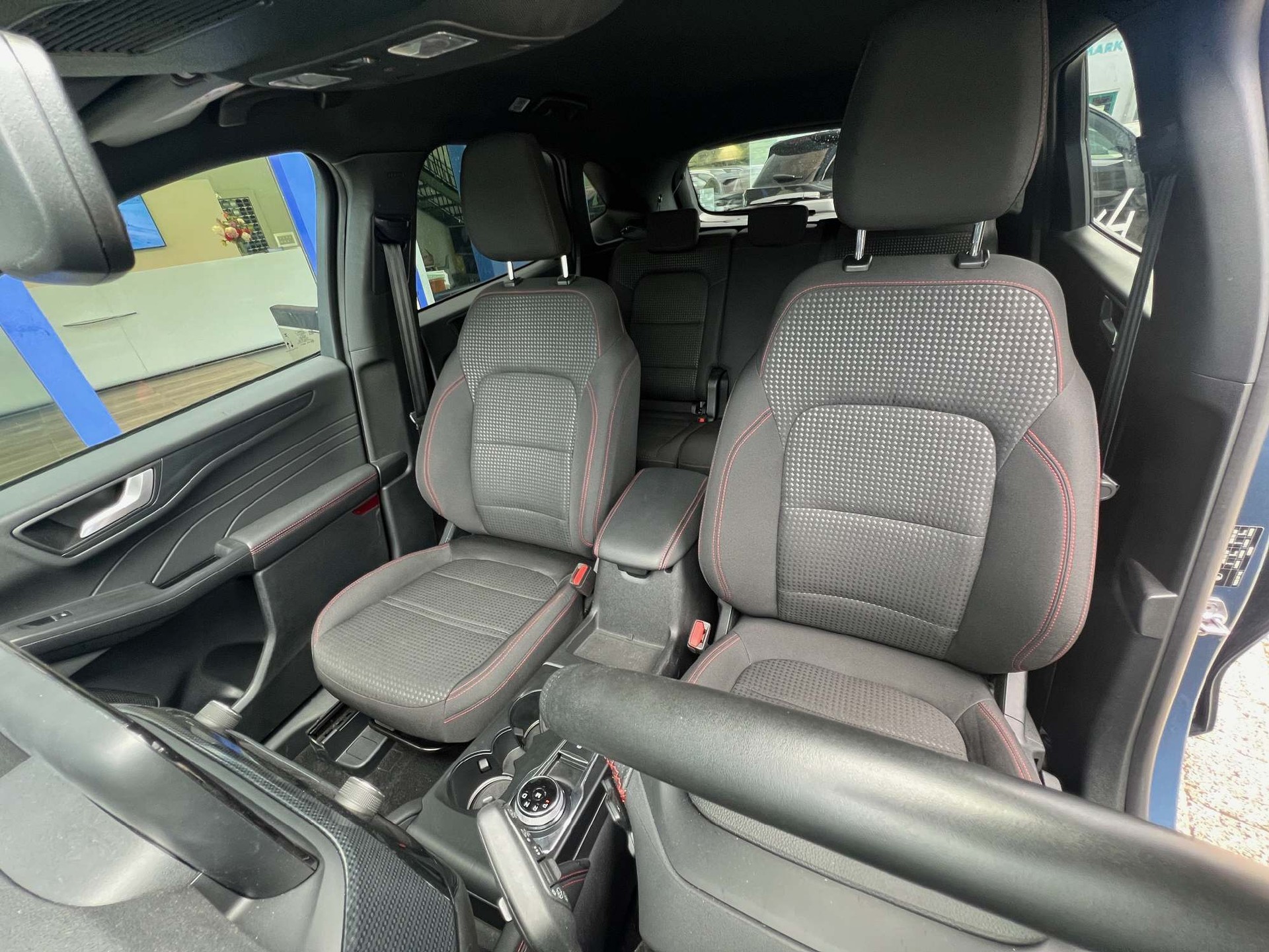 FORD Kuga 2.0 EcoBlue ST-Line-image-12
