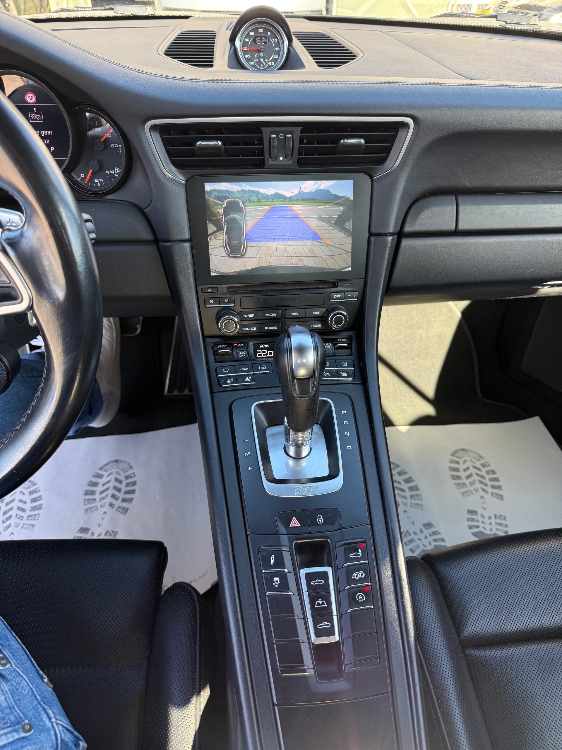 PORSCHE 911 Carrera 4 Cabrio PDK-image-10