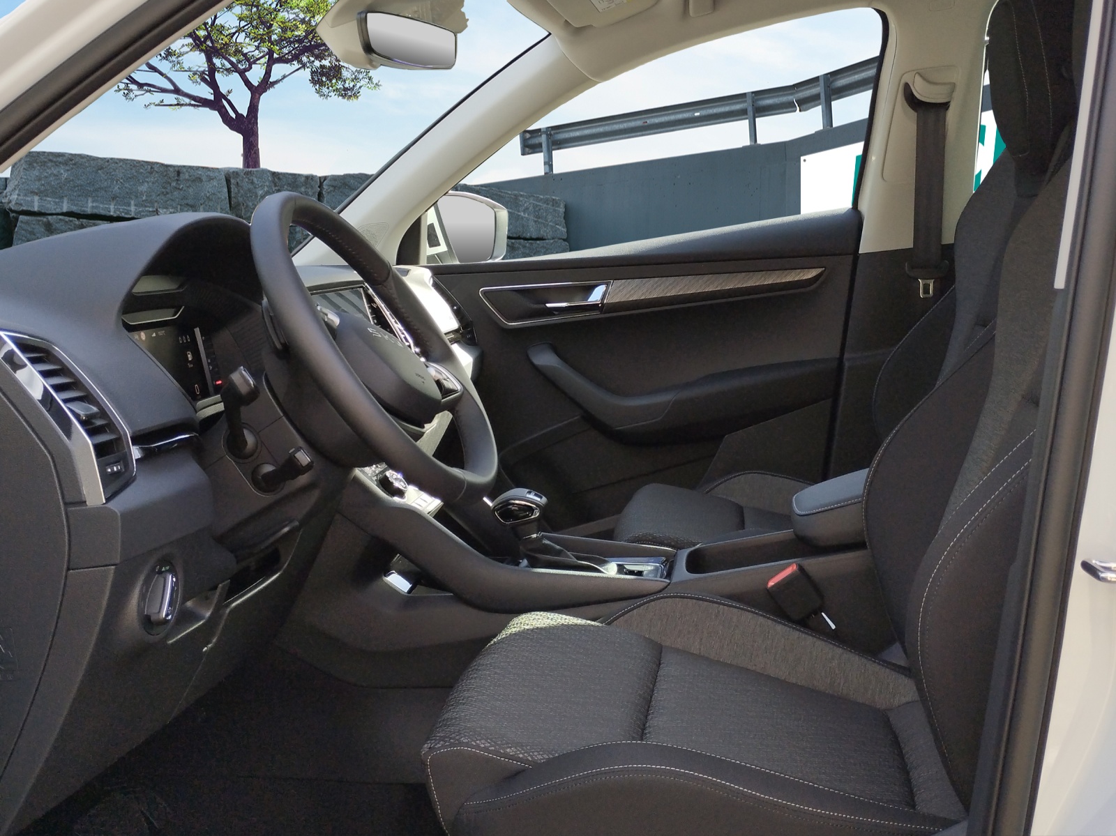 SKODA Karoq 1.5 TSI Selection-image-6