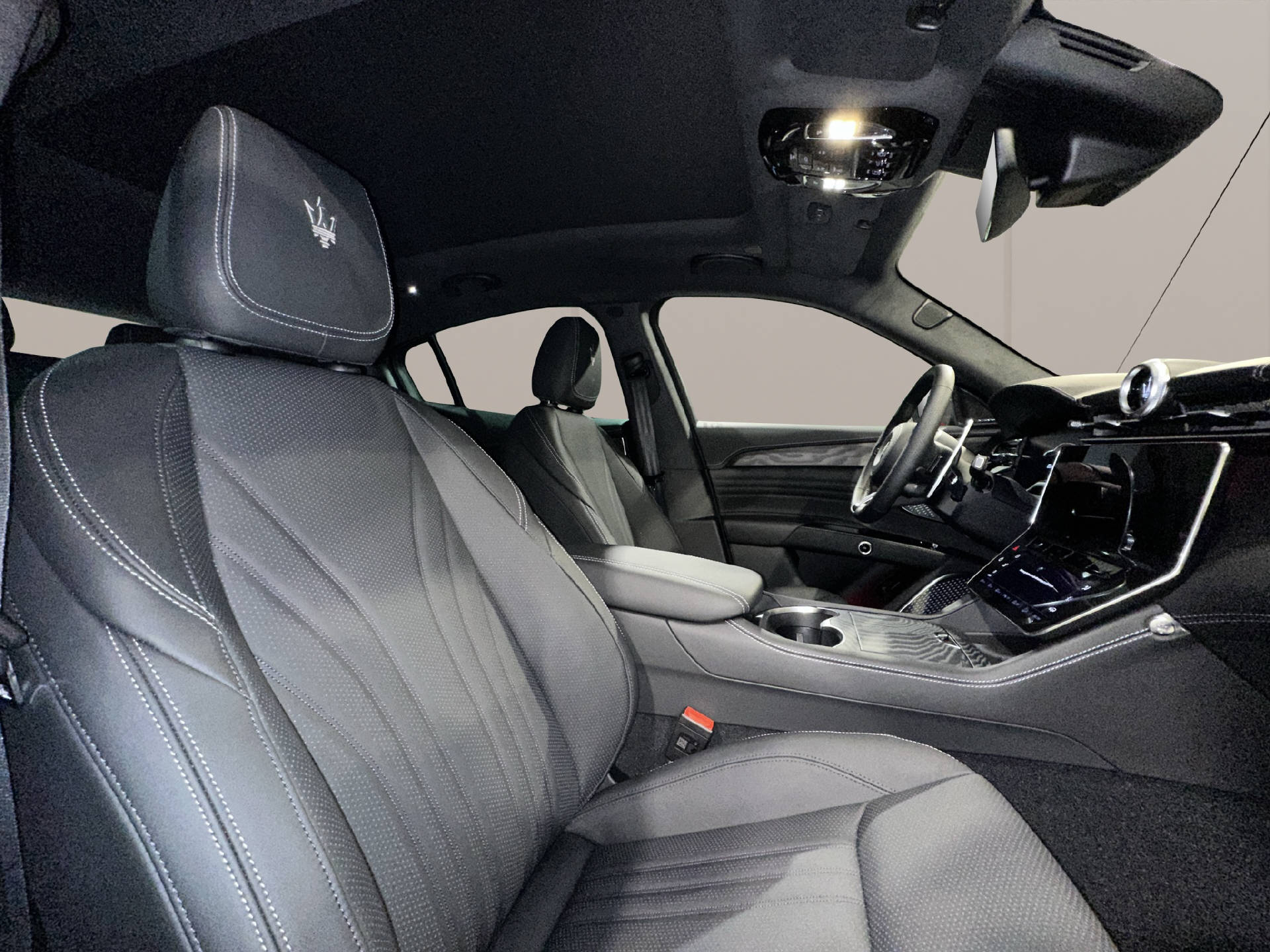 MASERATI Grecale 2.0 Hybrid Modena-image-15