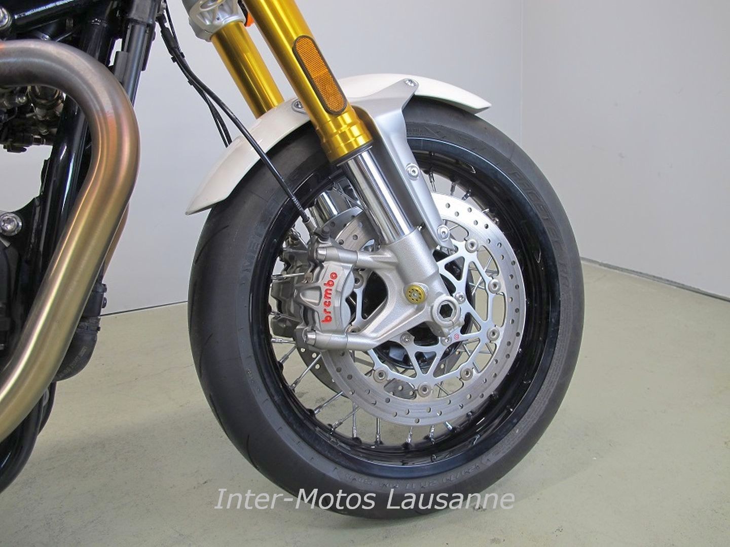 TRIUMPH THRUXTON RS EDITION TON UP-image-7